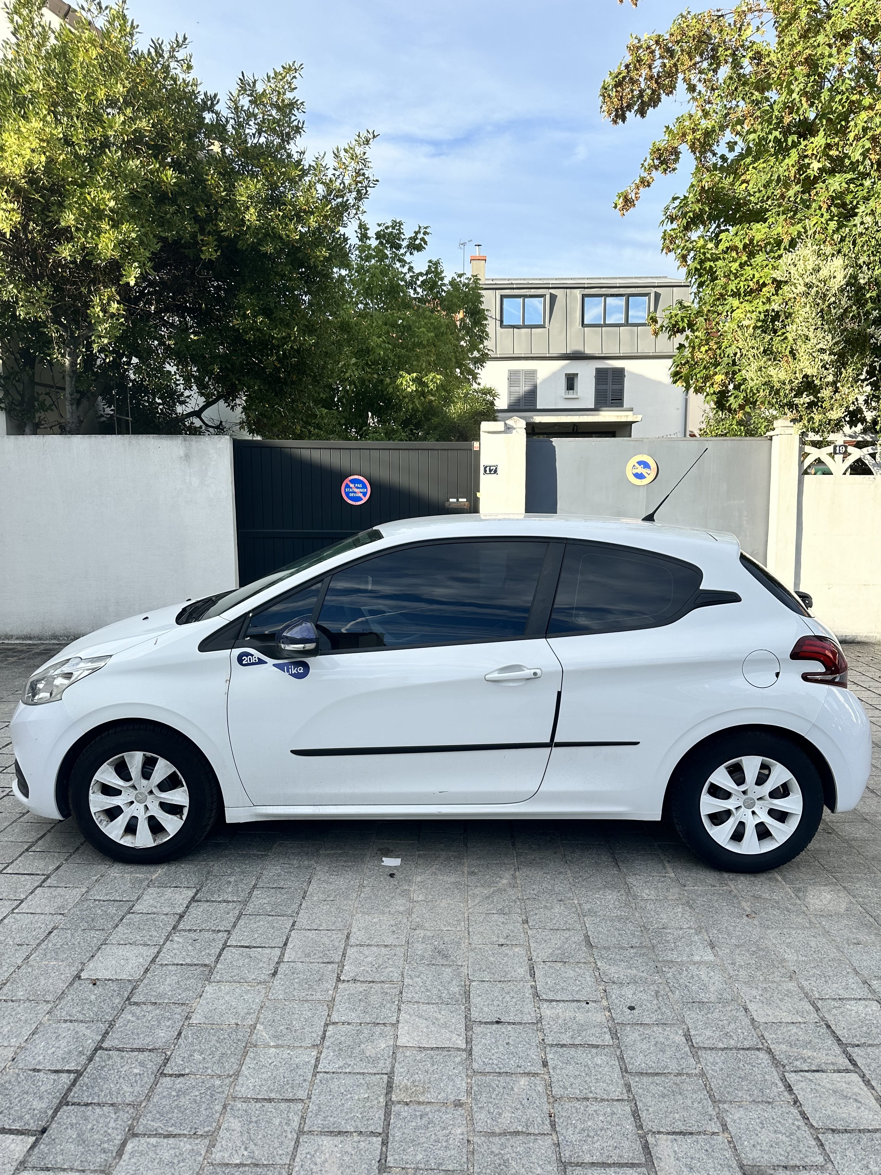 Peugeot 208 avec Climatisation