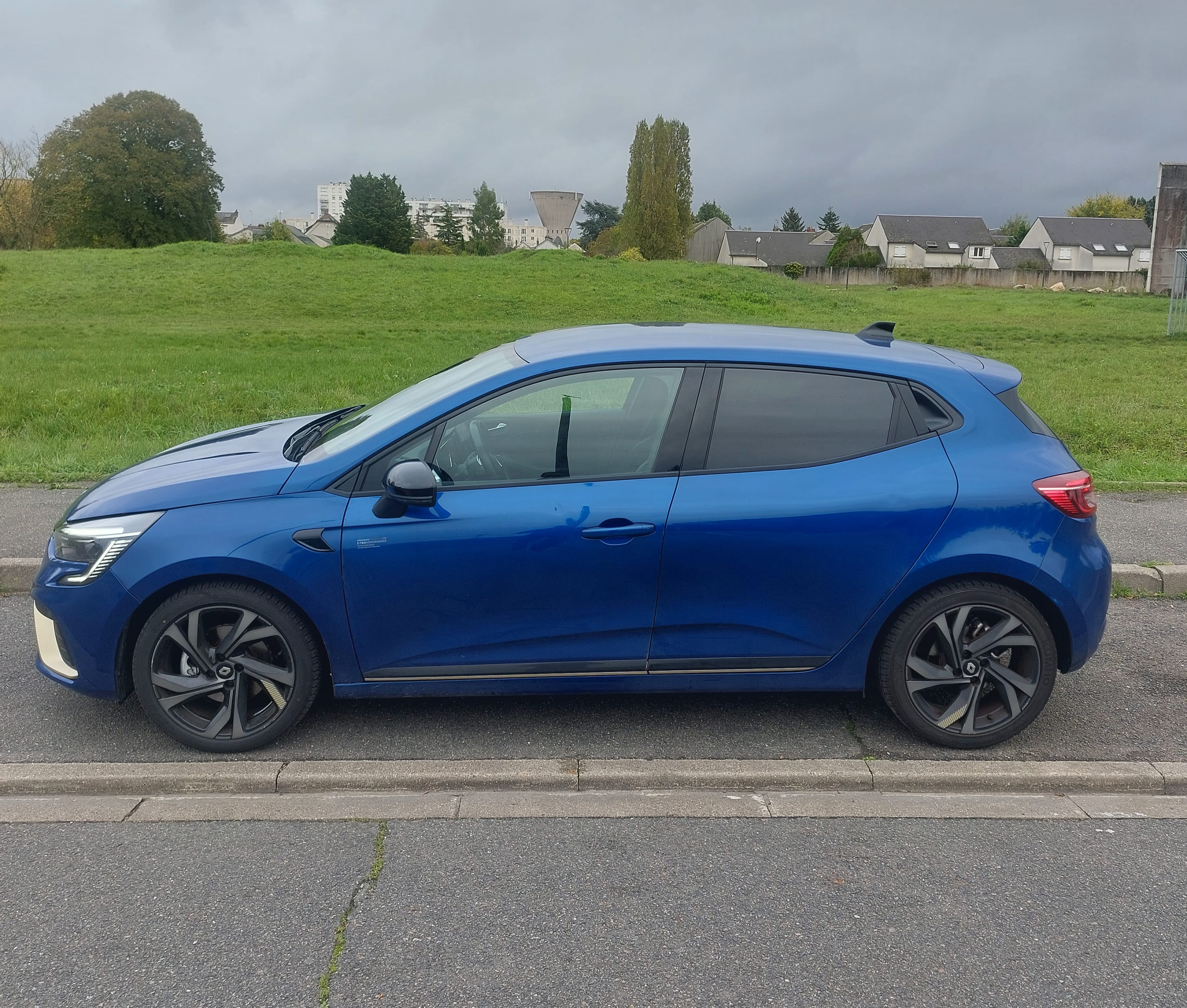 Renault Clio E-tech ENGINEERED avec Climatisation