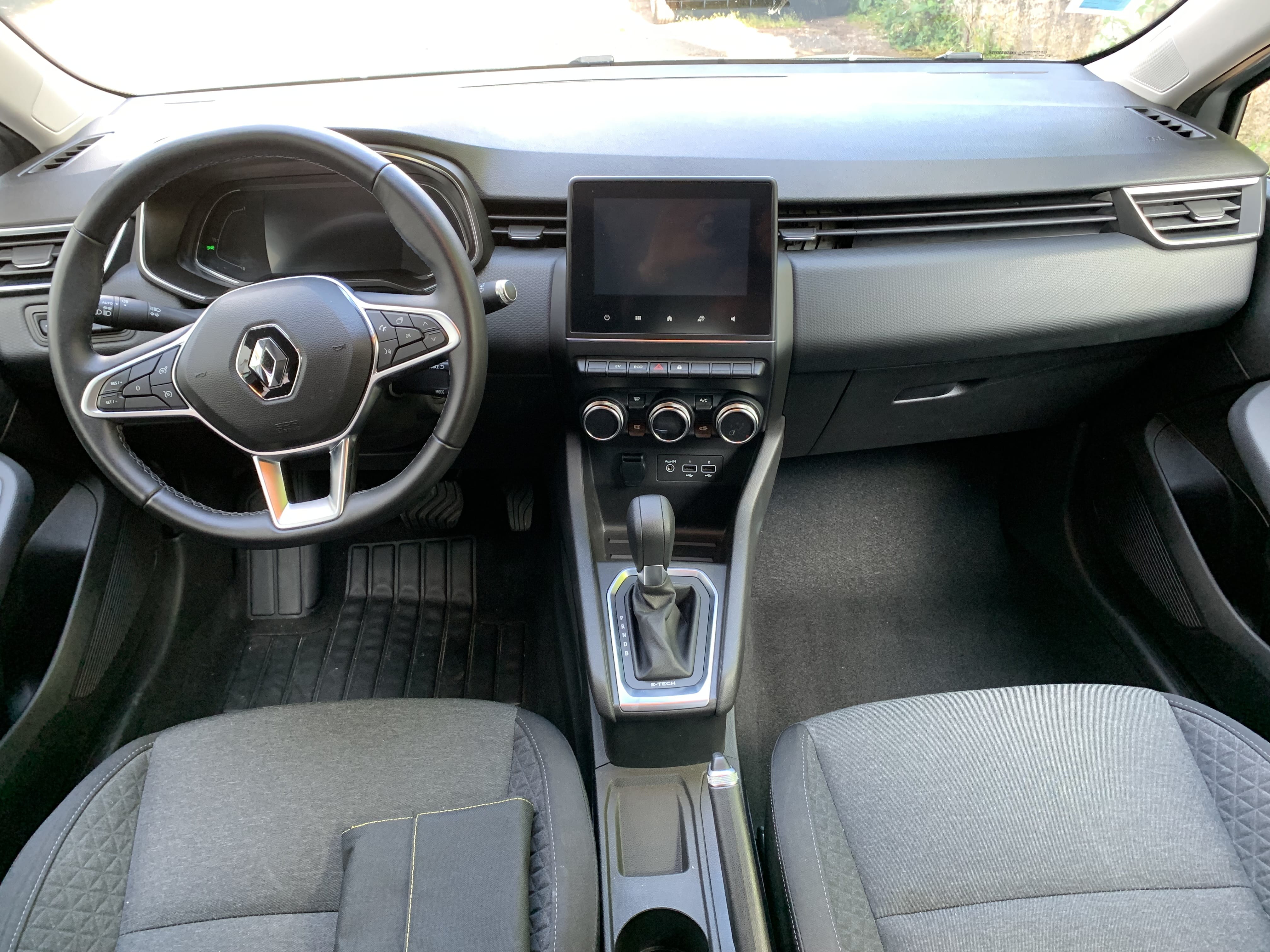 Renault Clio E-tech Essence + électrique sans recharger avec Régulateur de vitesse