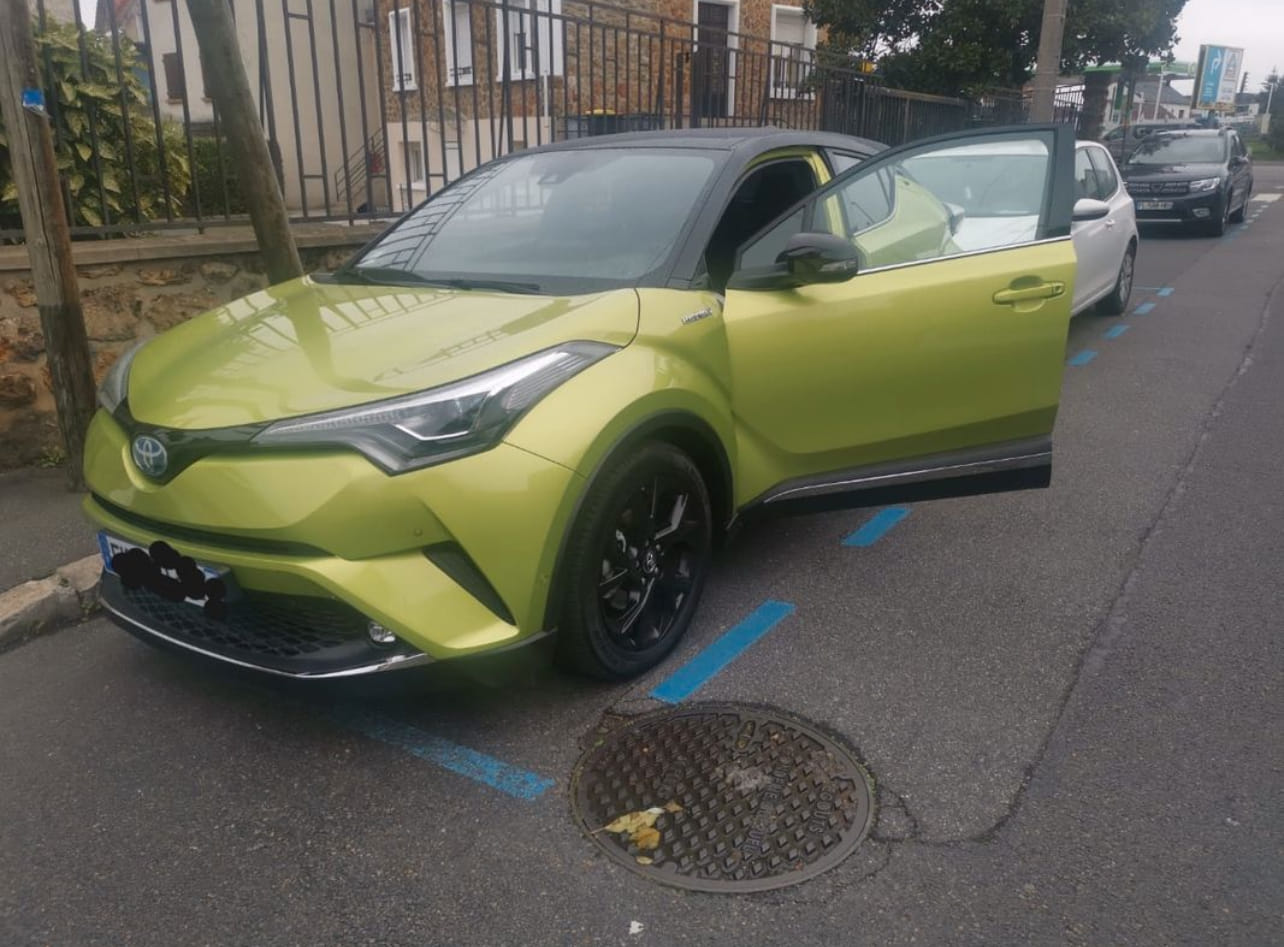 Toyota C-HR, 2019, Essence 95 / Électrique (hybride), automatique