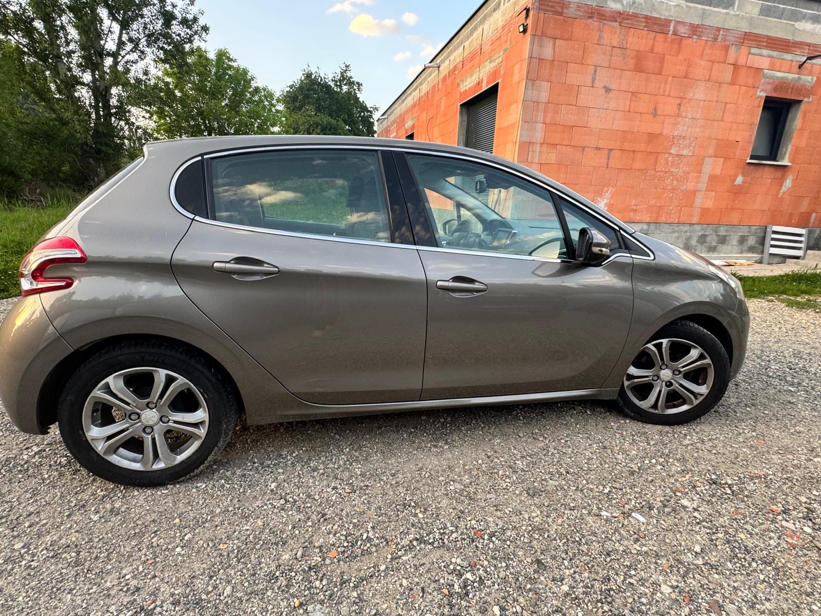 Peugeot 208 avec Climatisation