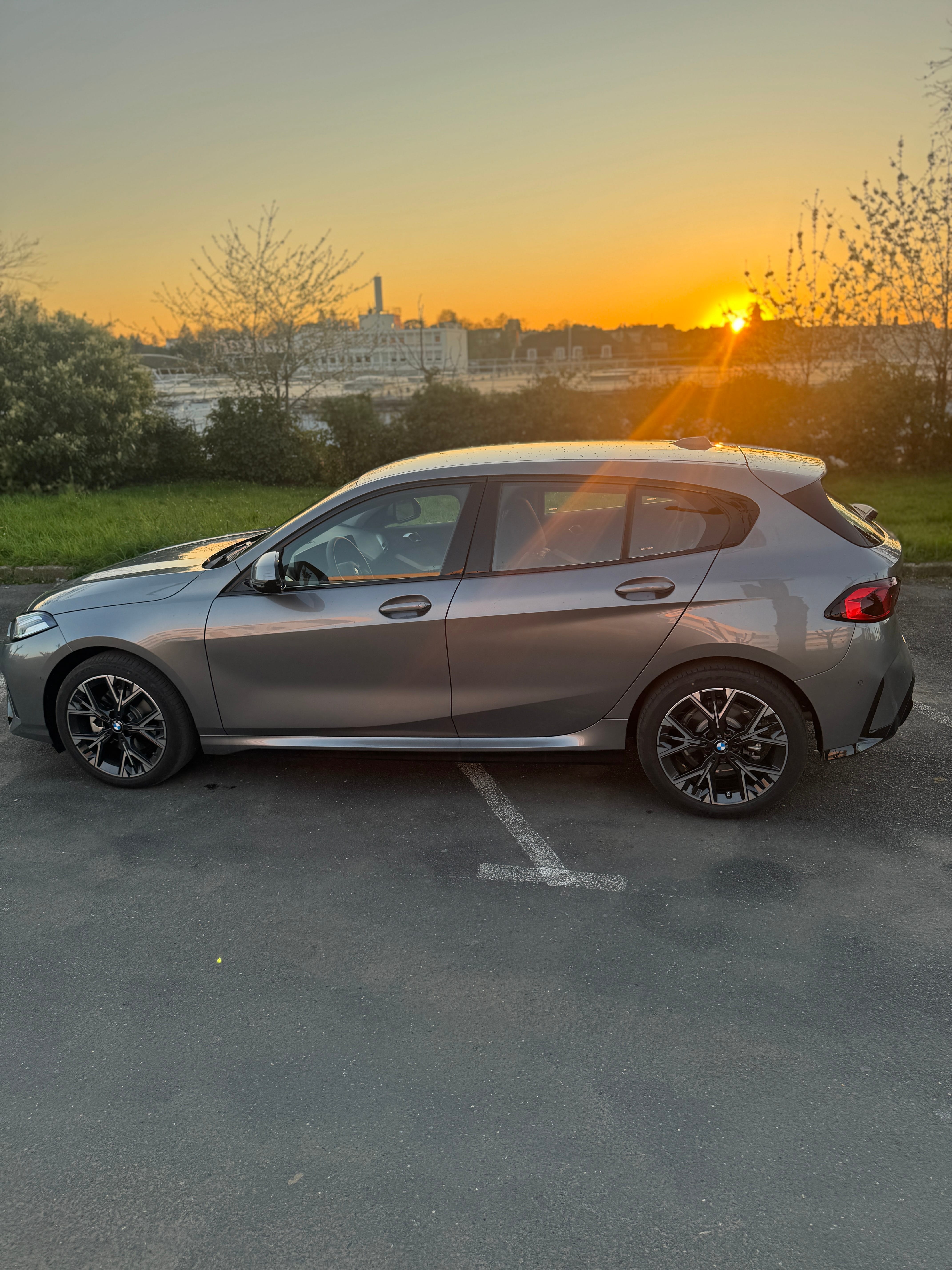 BMW Série 1 Hybride avec Climatisation