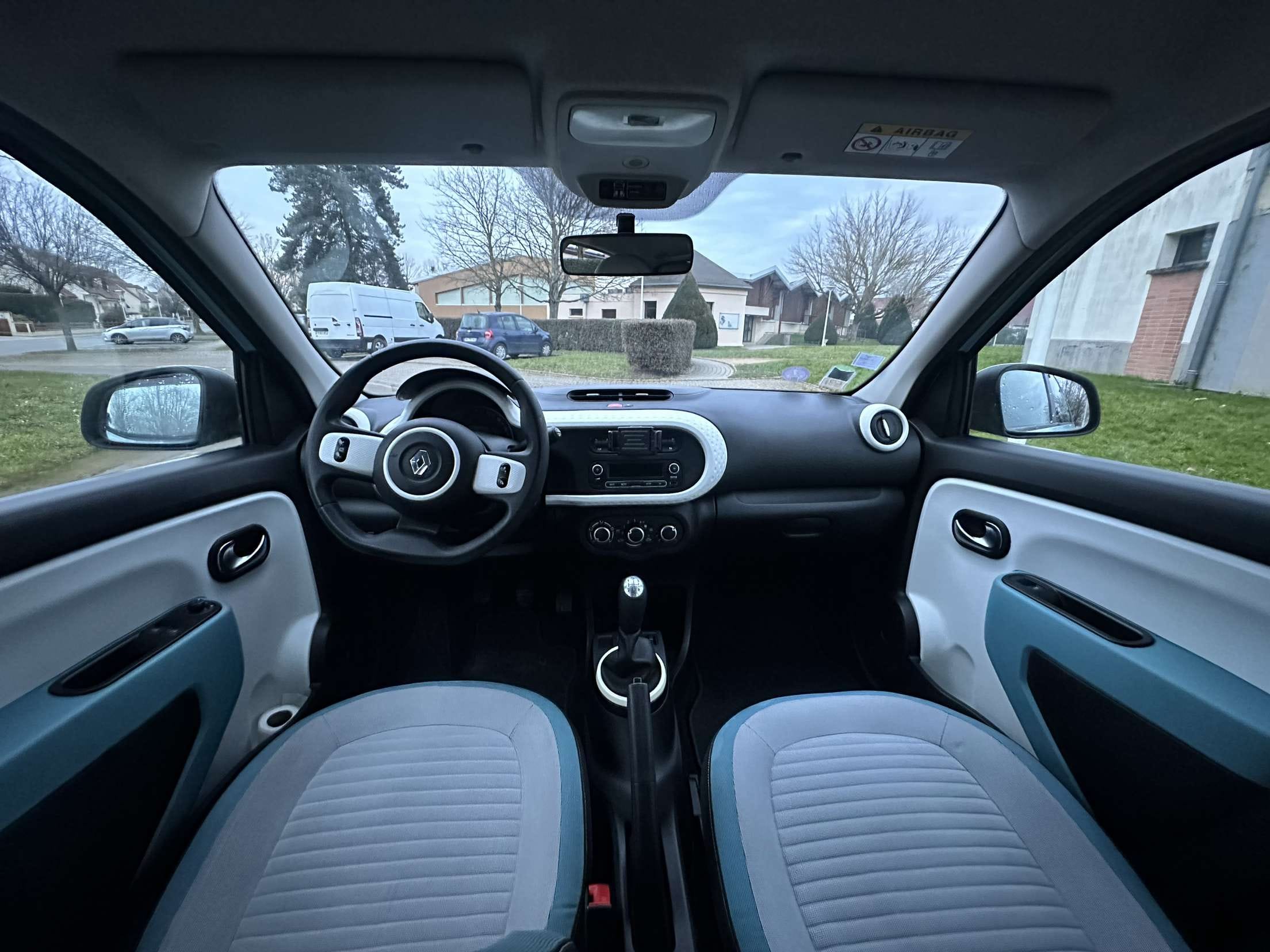 Renault Twingo III avec Entrée audio / iPod