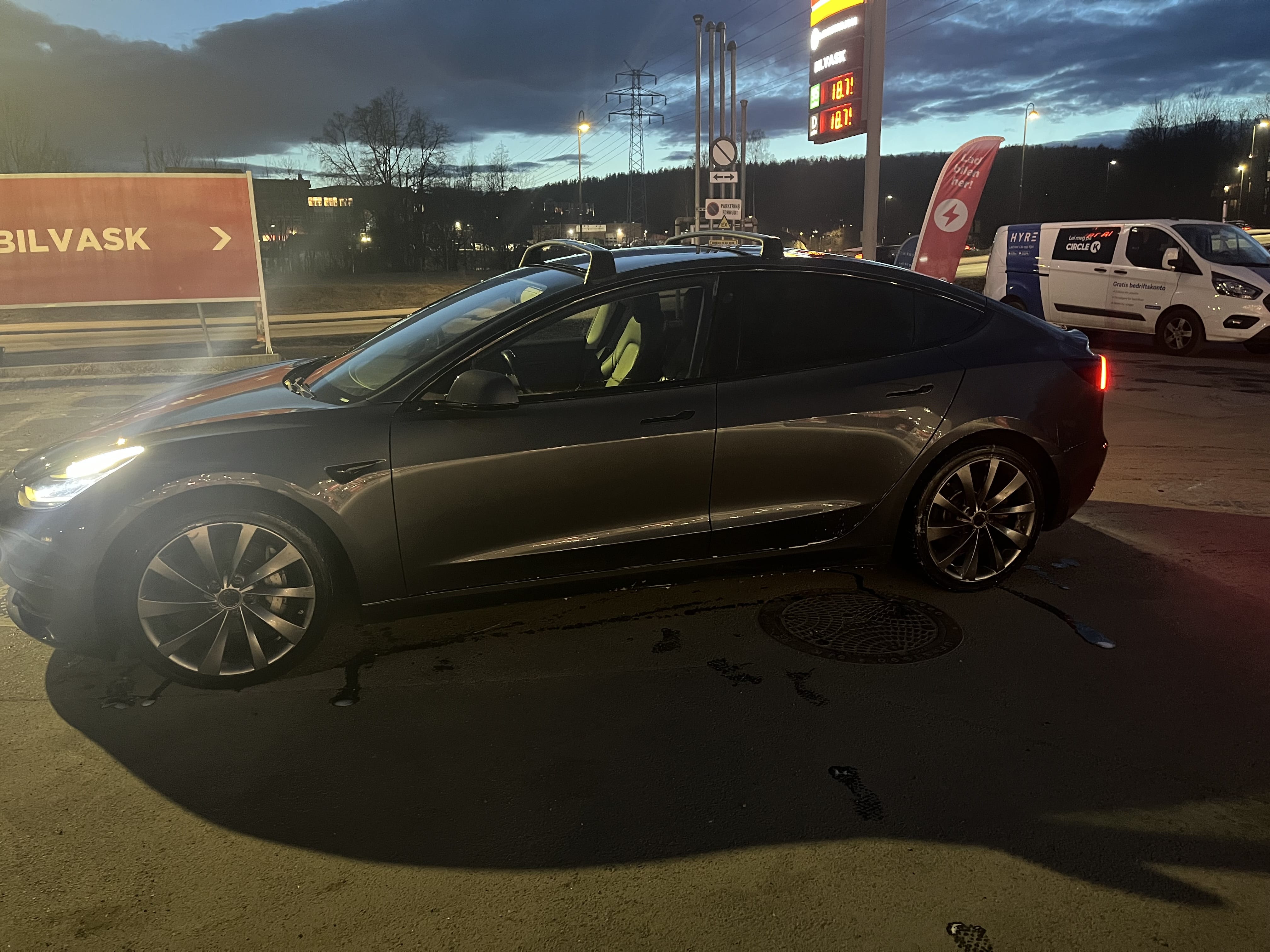 Tesla Model 3 Long Range med Firehjulstrekk