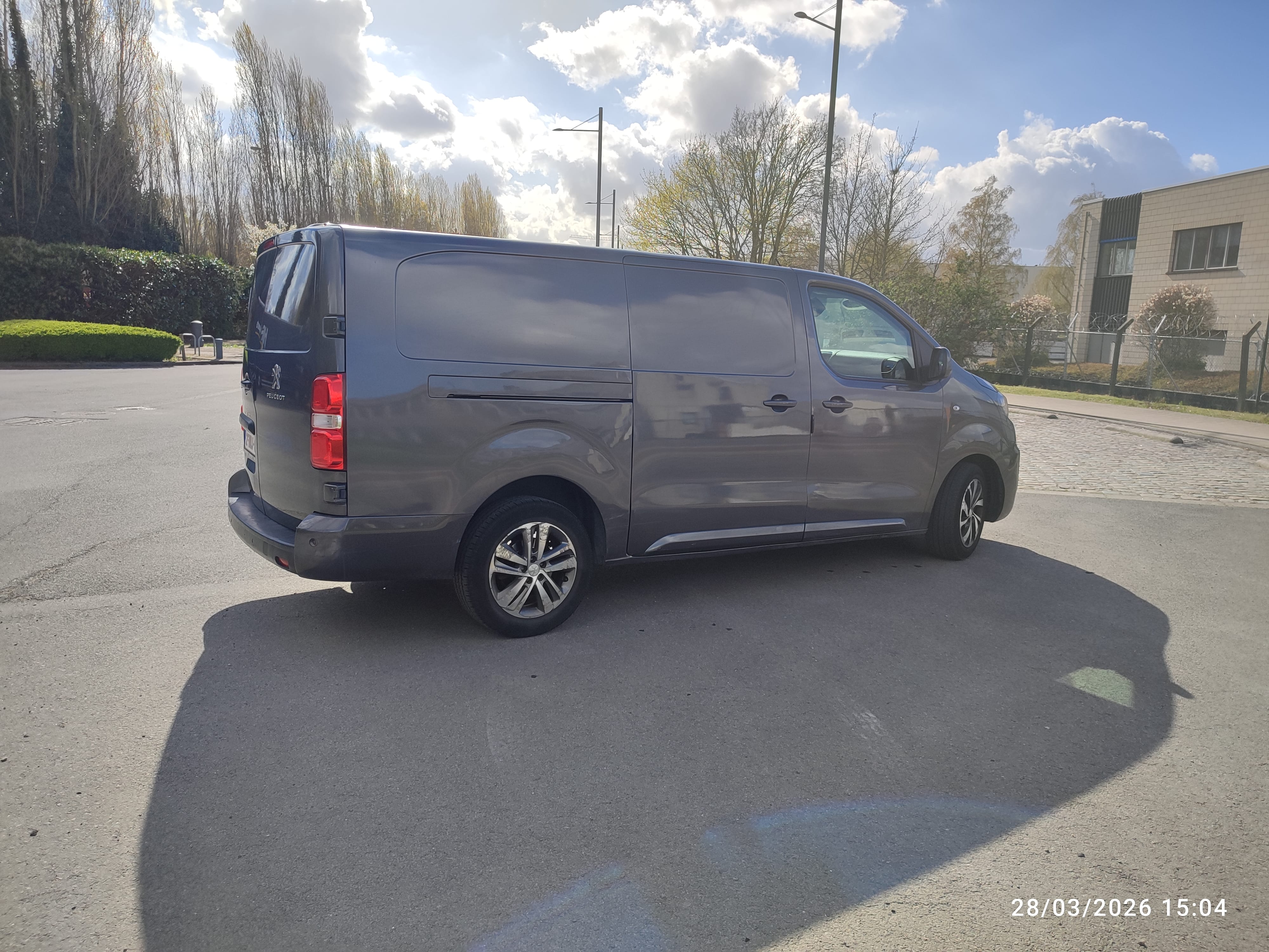 Peugeot Expert Long L3 2.0 BlueHDi 120ch avec Entrée audio / iPod