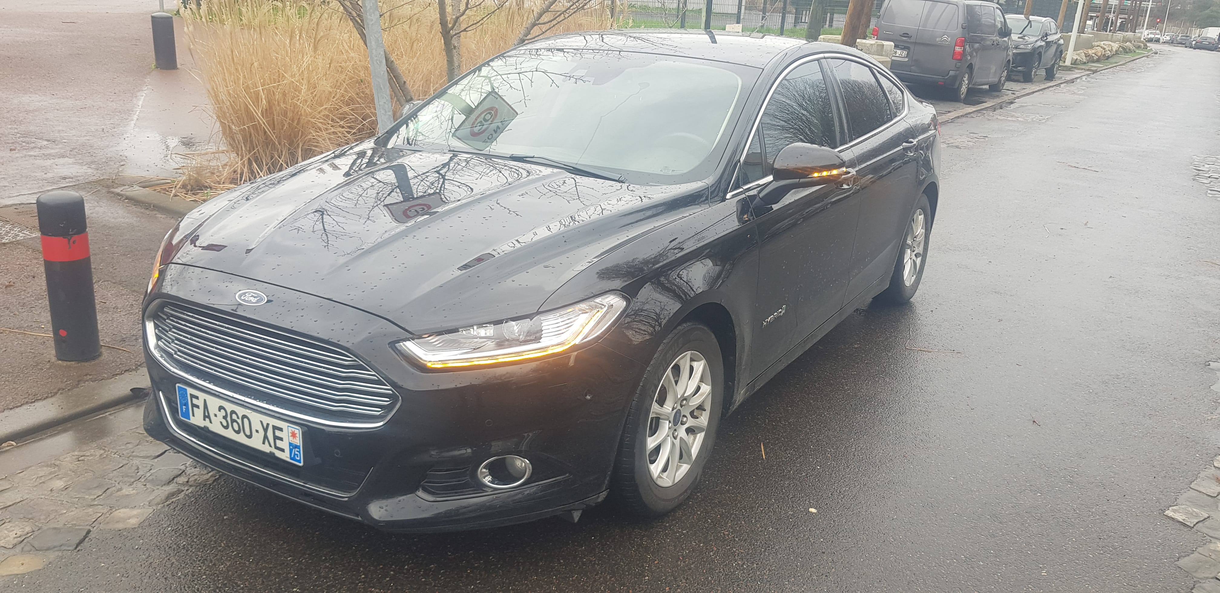 Ford Mondeo Hybride, 2018, Essence 98 / Électrique (hybride), automatique