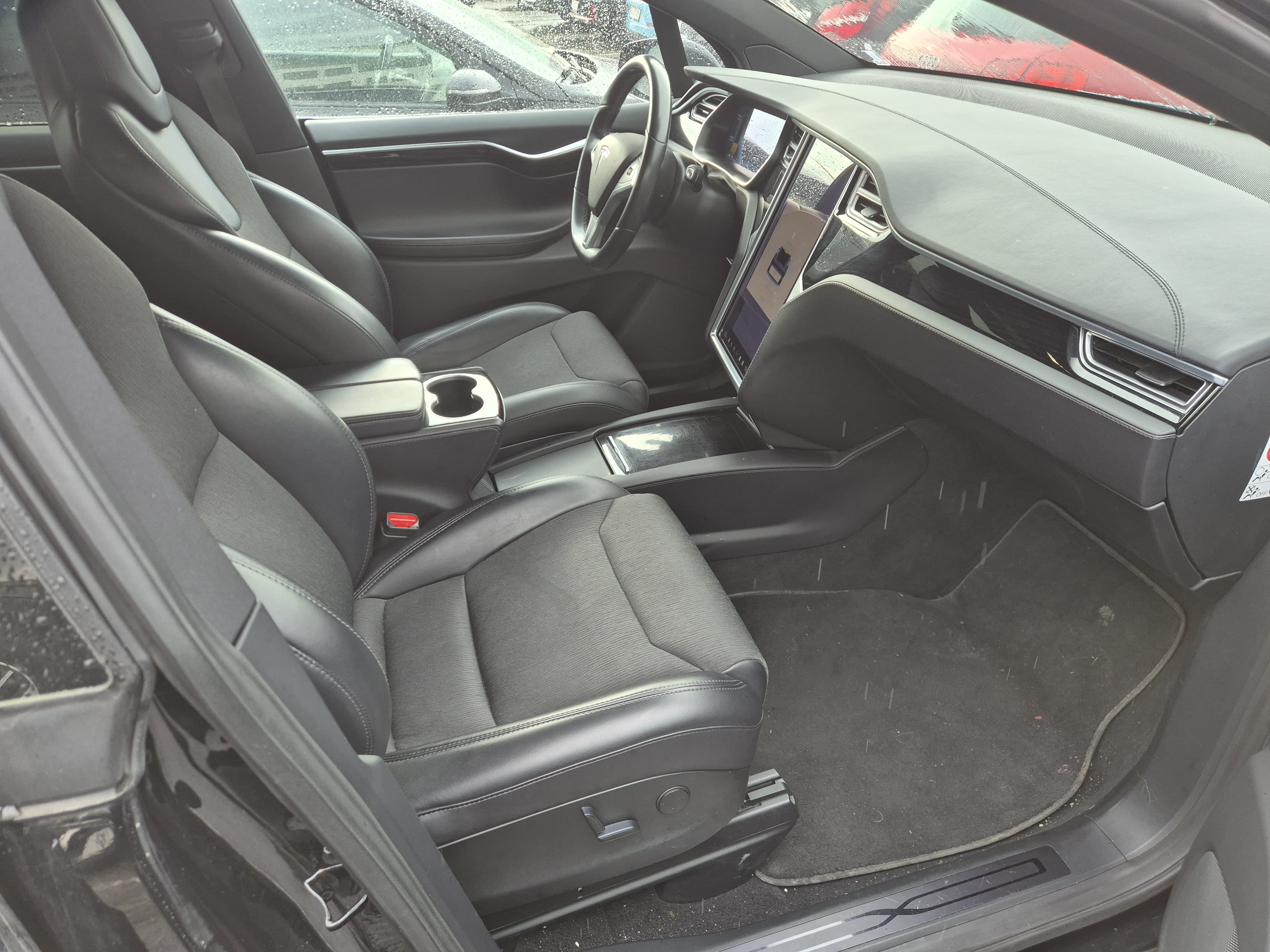 Tesla Model X med GPS