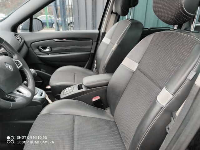 Renault Grand Scenic avec GPS