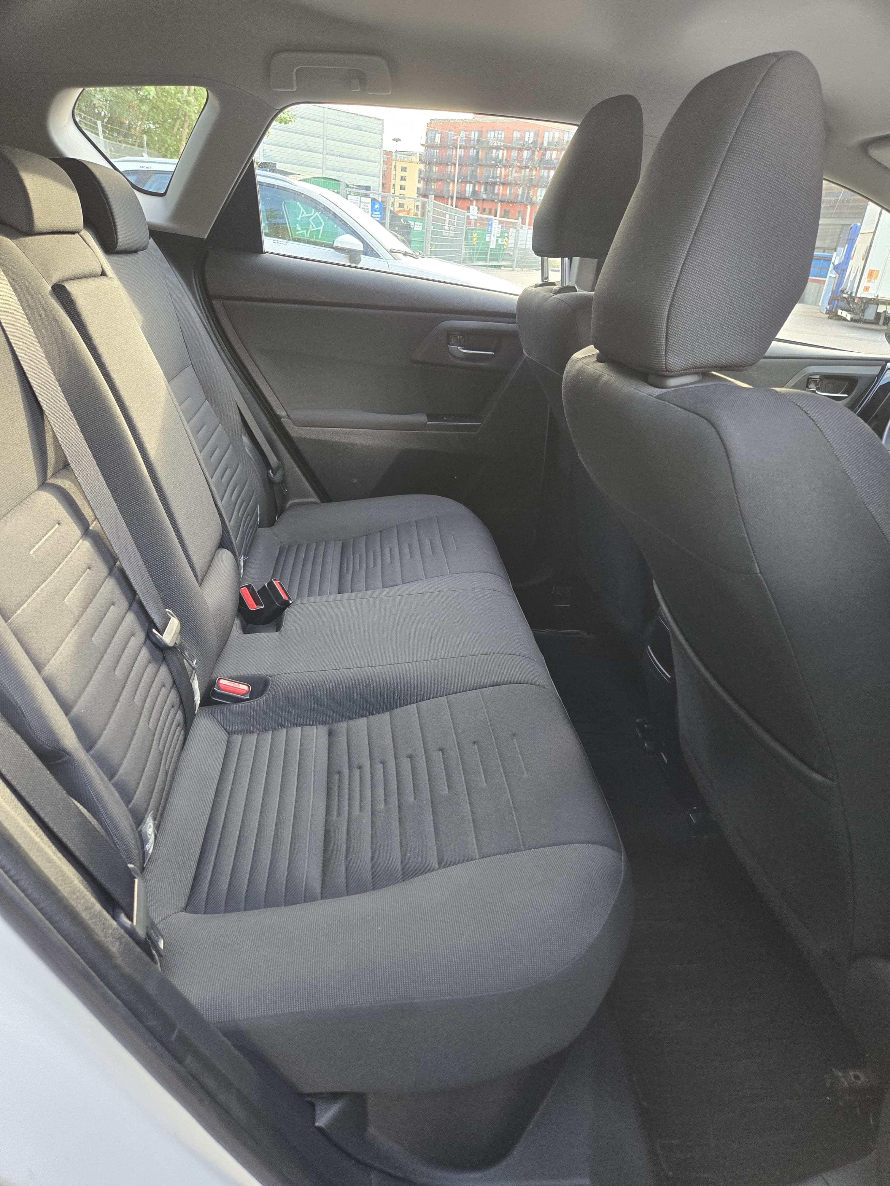 Toyota Auris 1.8 Bensin/Automat, inkl. BEBOERKORT PARKERING with Audio / iPod input