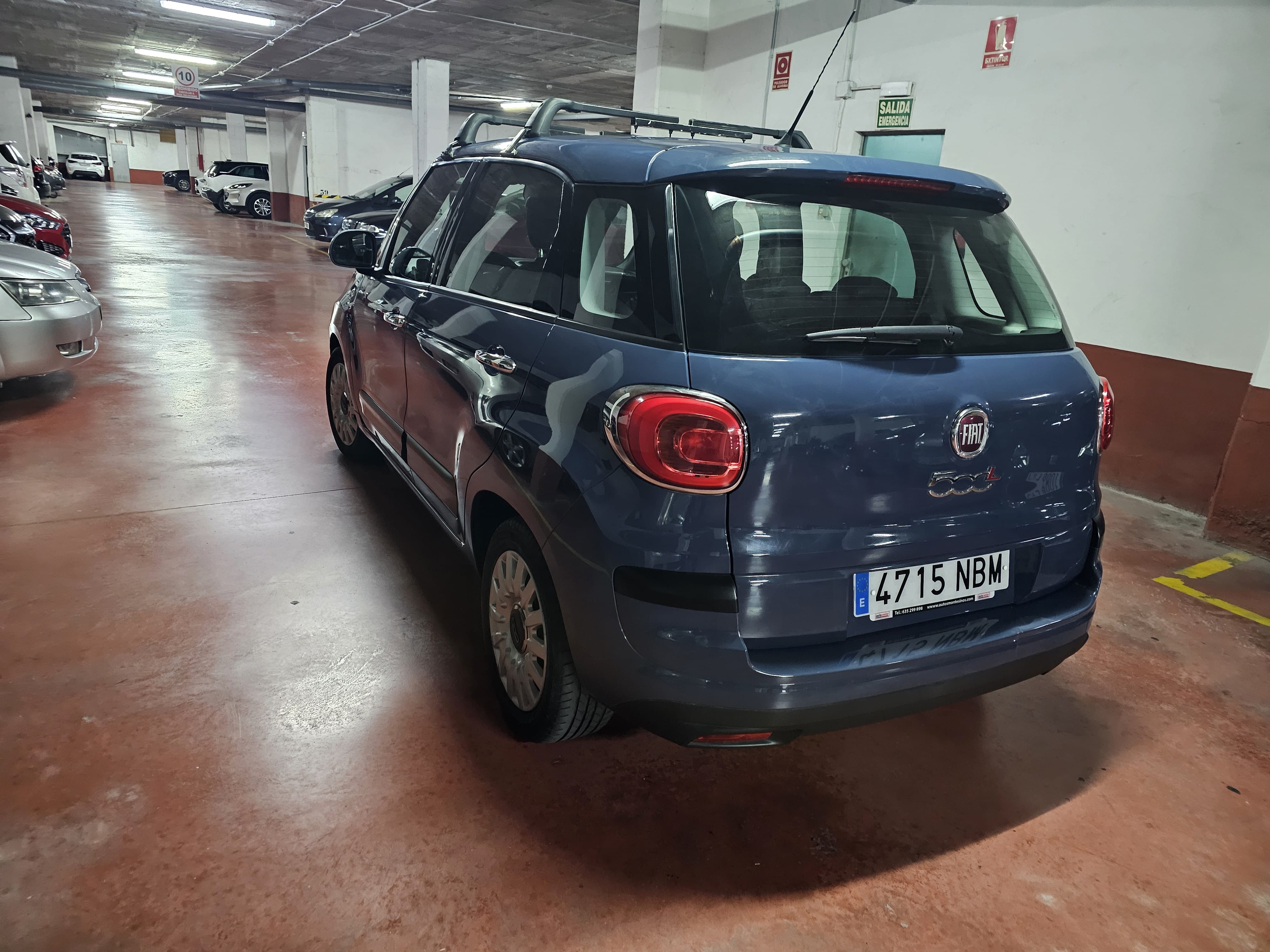 Fiat 500 Lounge with Bluetooth audio