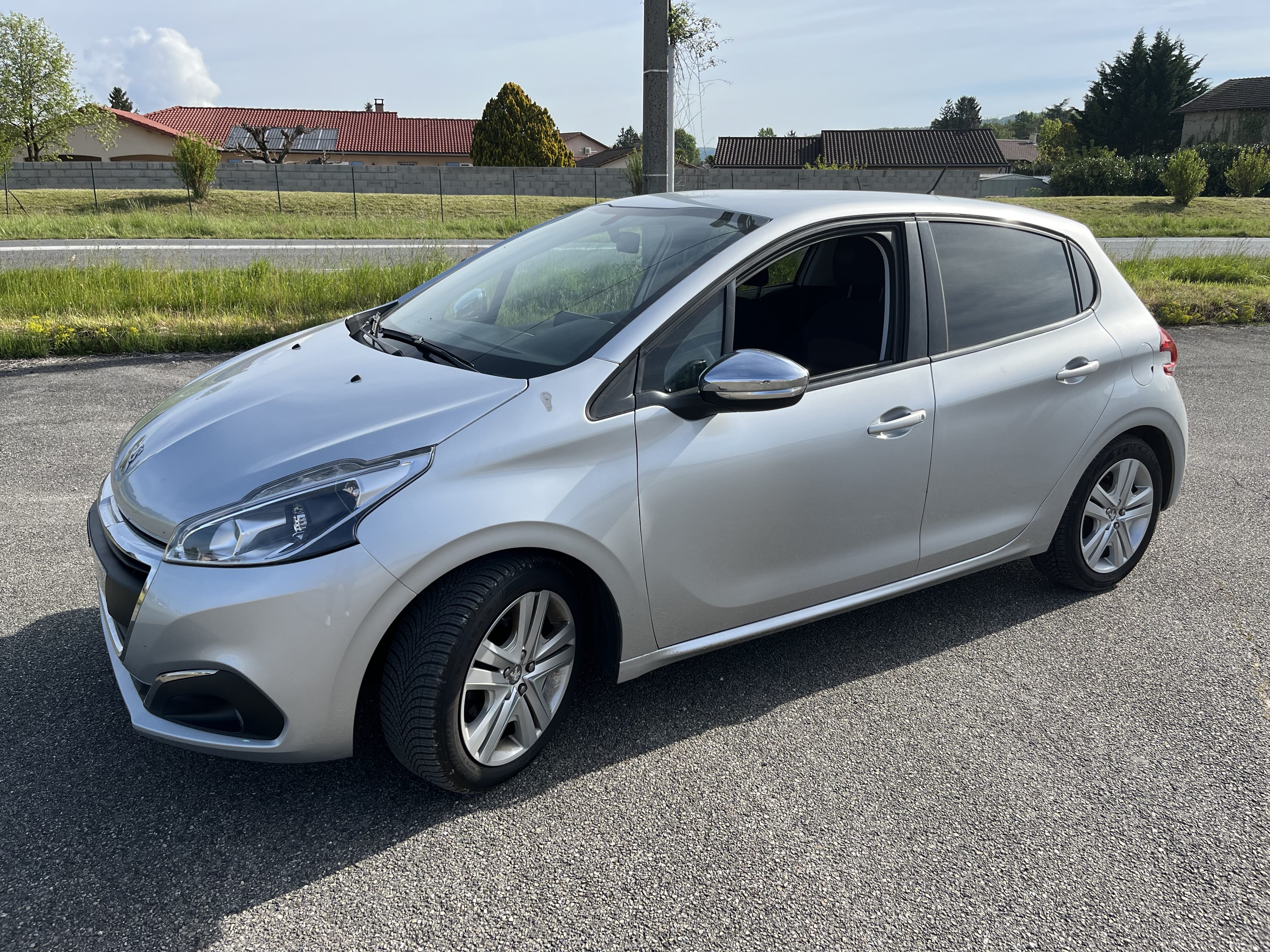 Peugeot 208, 2017, Essence 95