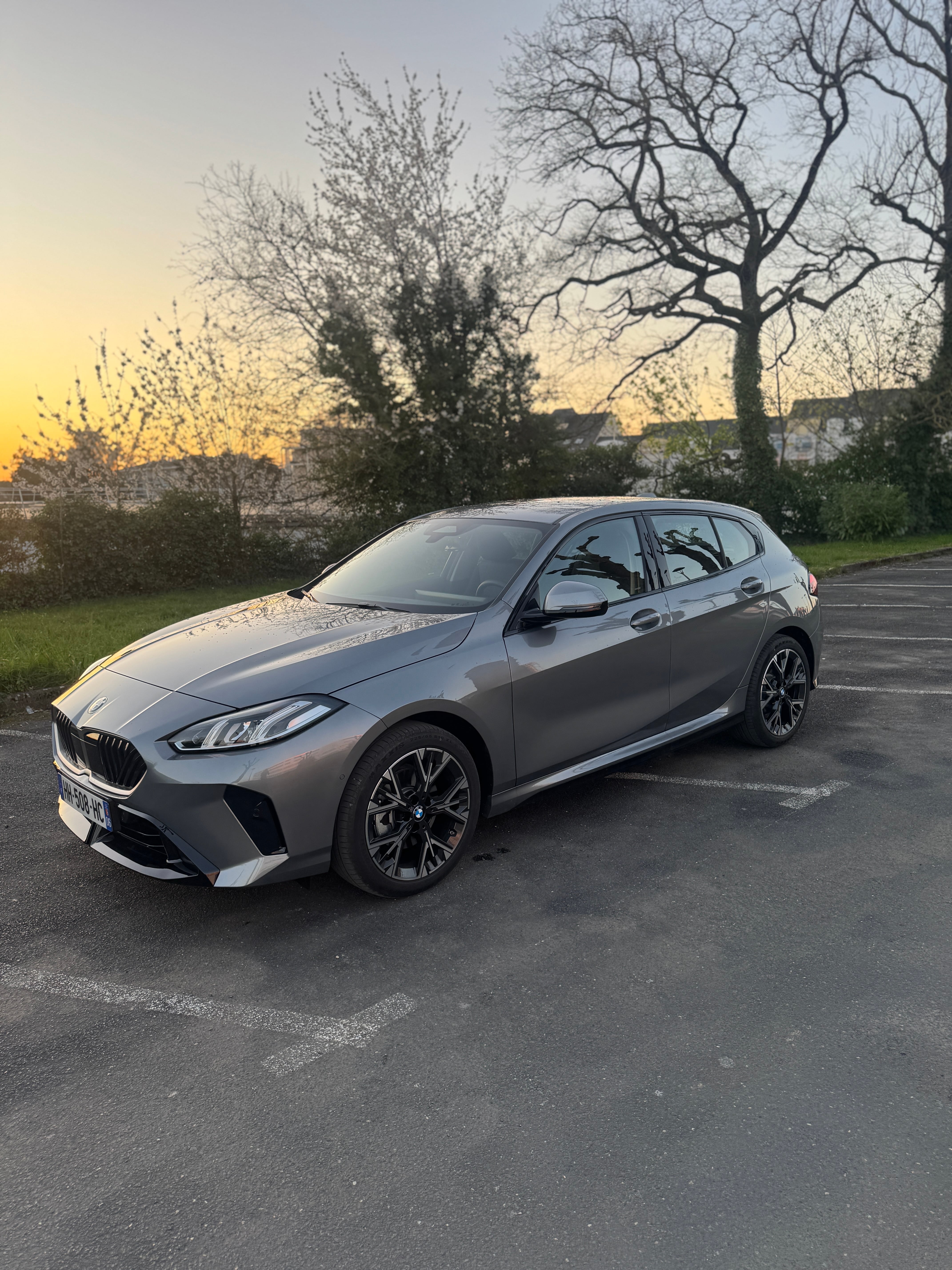 BMW Série 1 Hybride, 2025, Essence 95 / Électrique (hybride), automatique