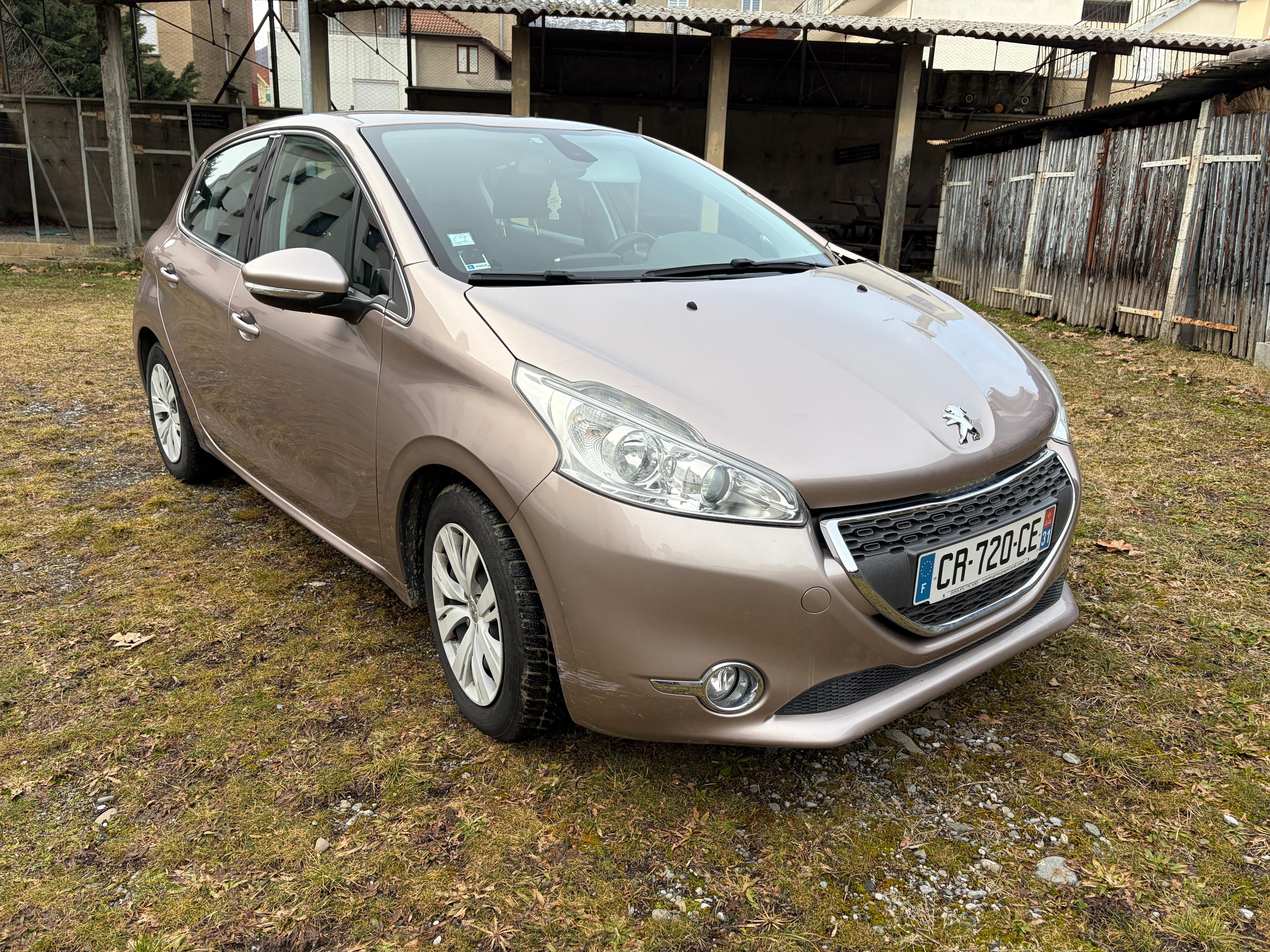 Peugeot 208 avec Climatisation
