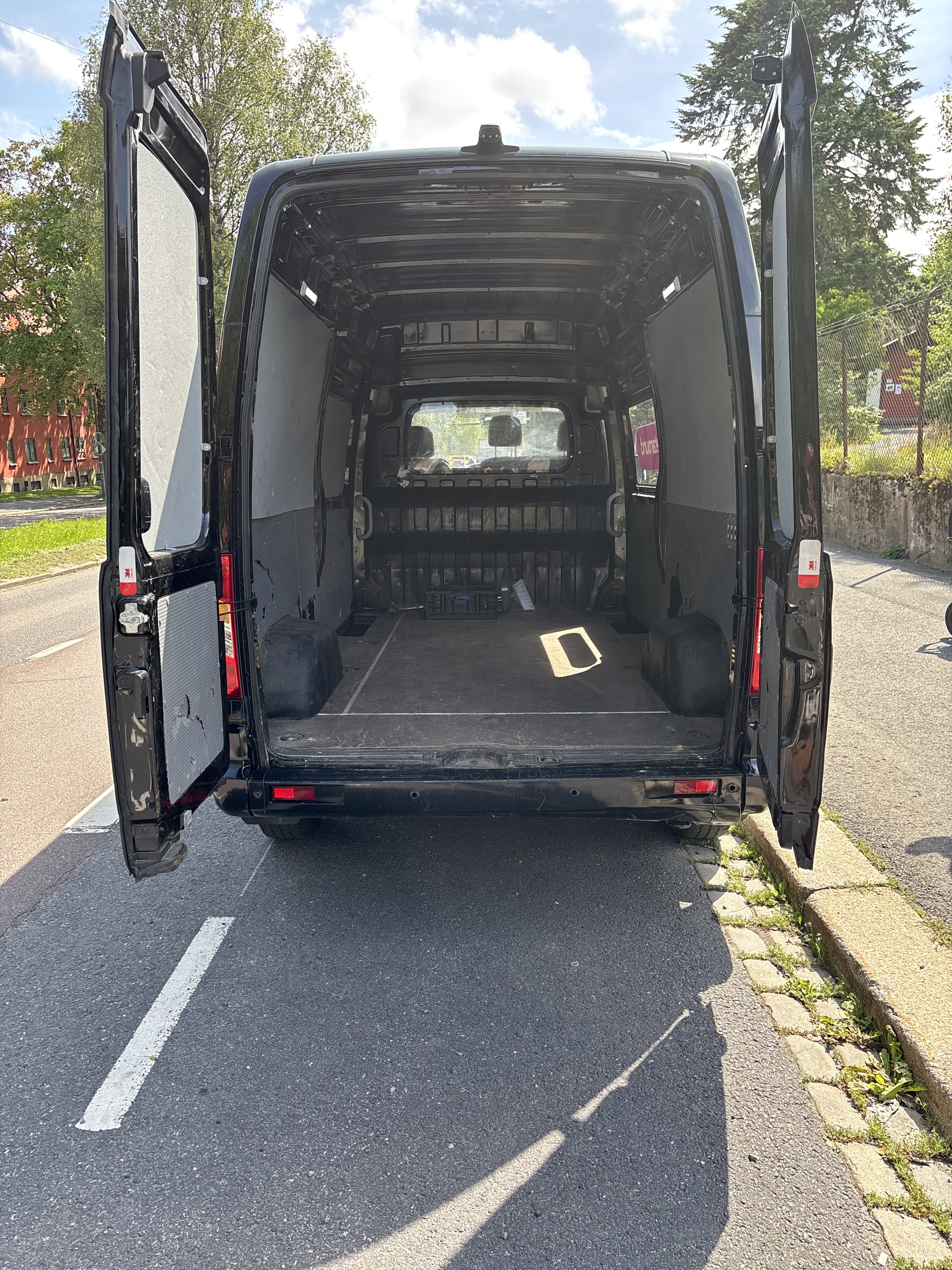 Maxus EV80 Bil 7 with Bluetooth audio