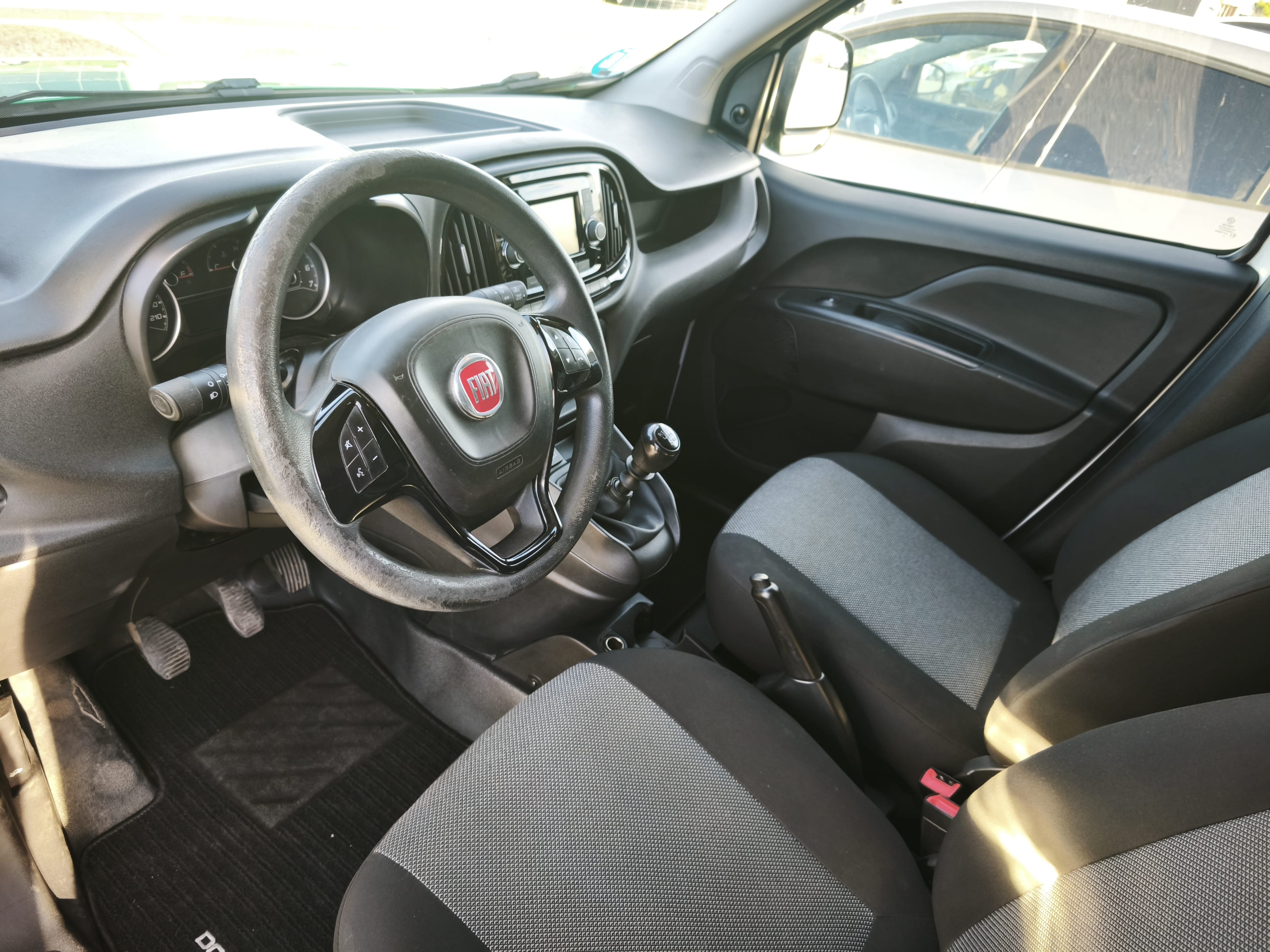 Fiat Doblo Cargo GNC y gasolina