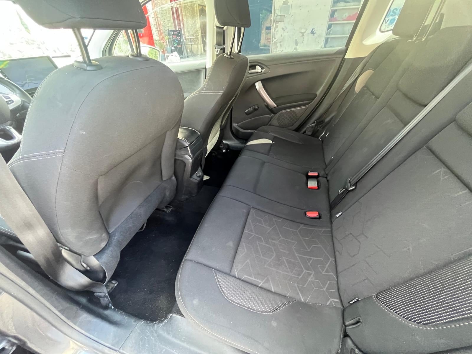 Peugeot e-208 Allure avec GPS