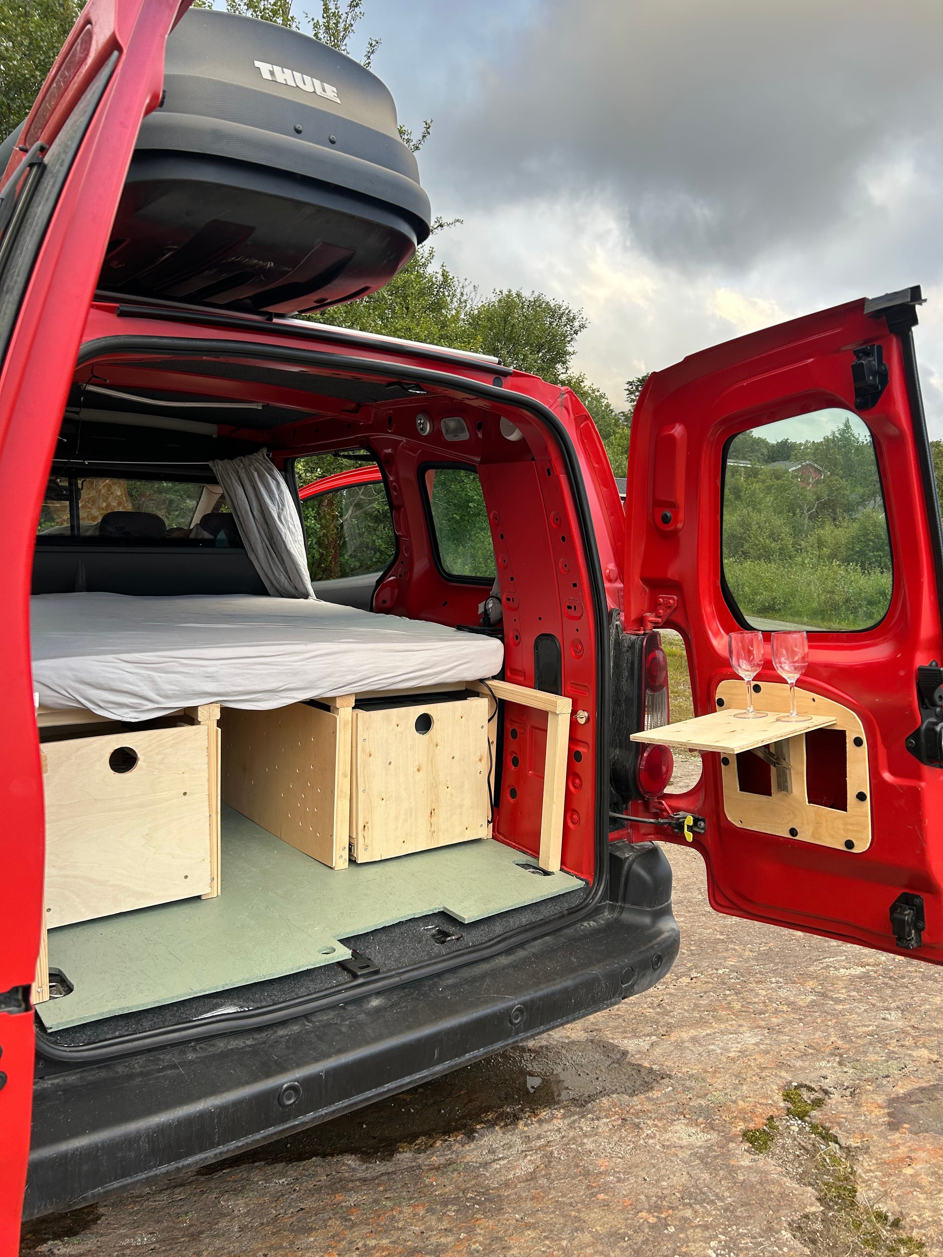 Peugeot Partner mit Autoradio