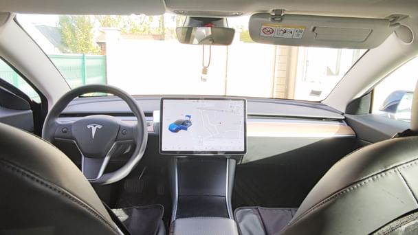 Tesla Model 3 avec GPS