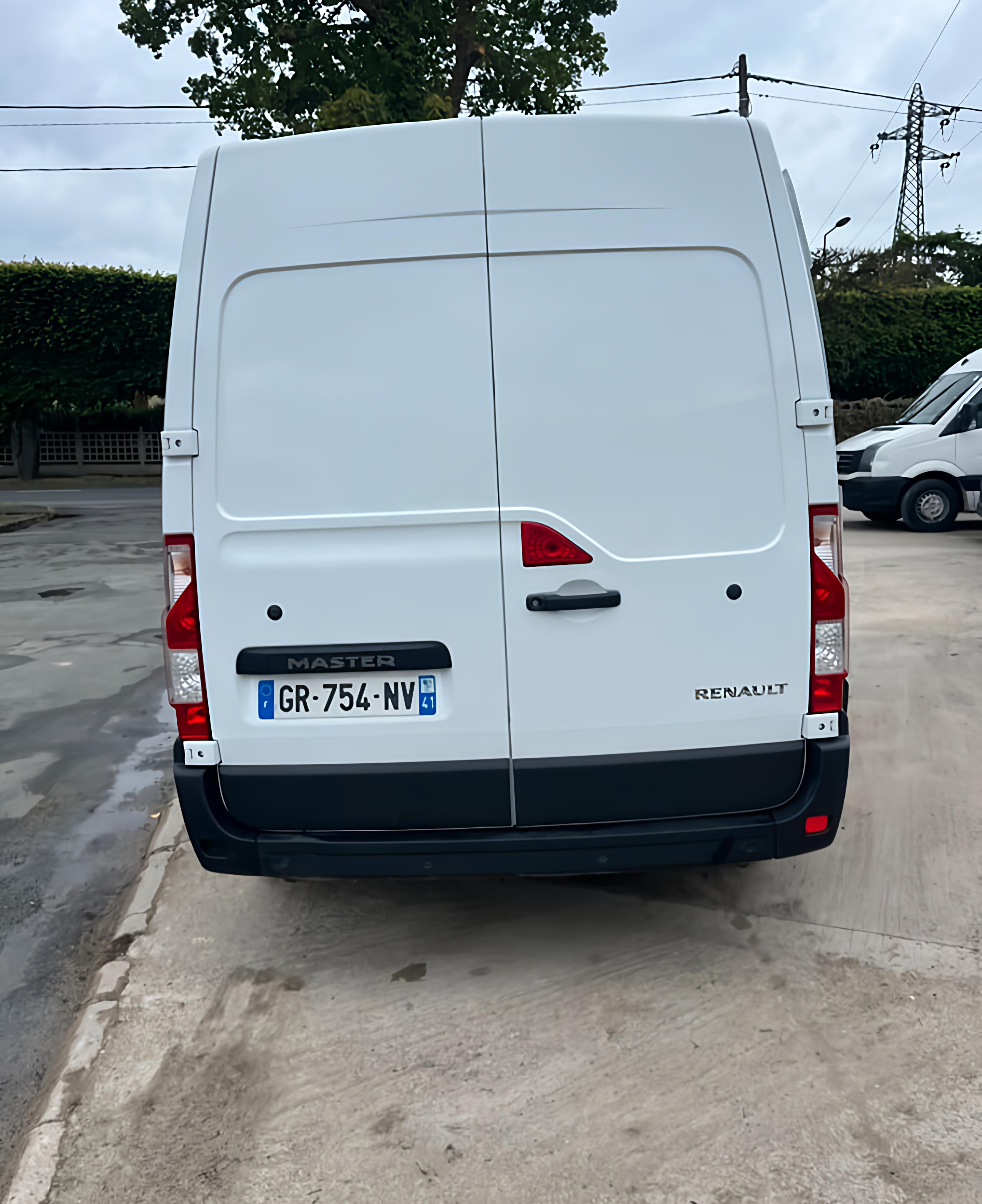 Renault Master GR-754-NV avec GPS