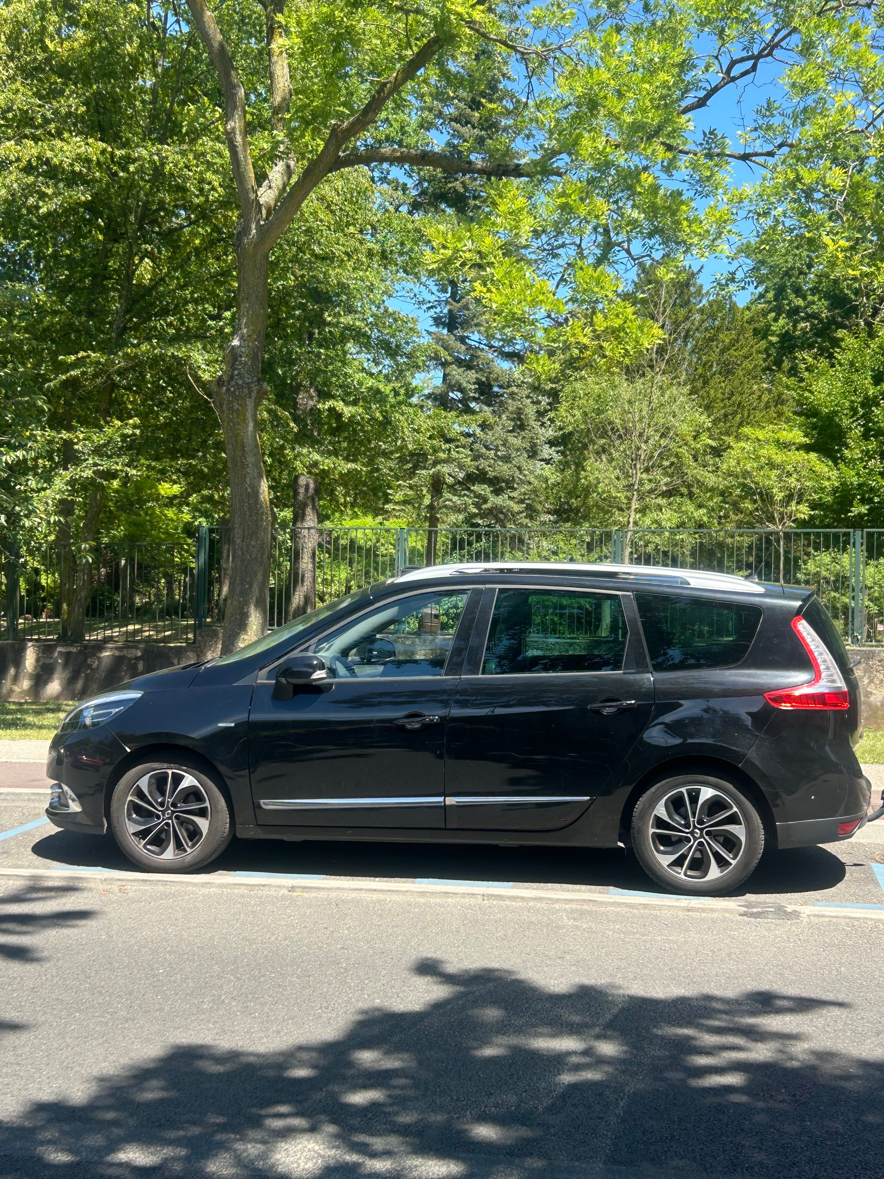Renault Grand Scenic avec Climatisation