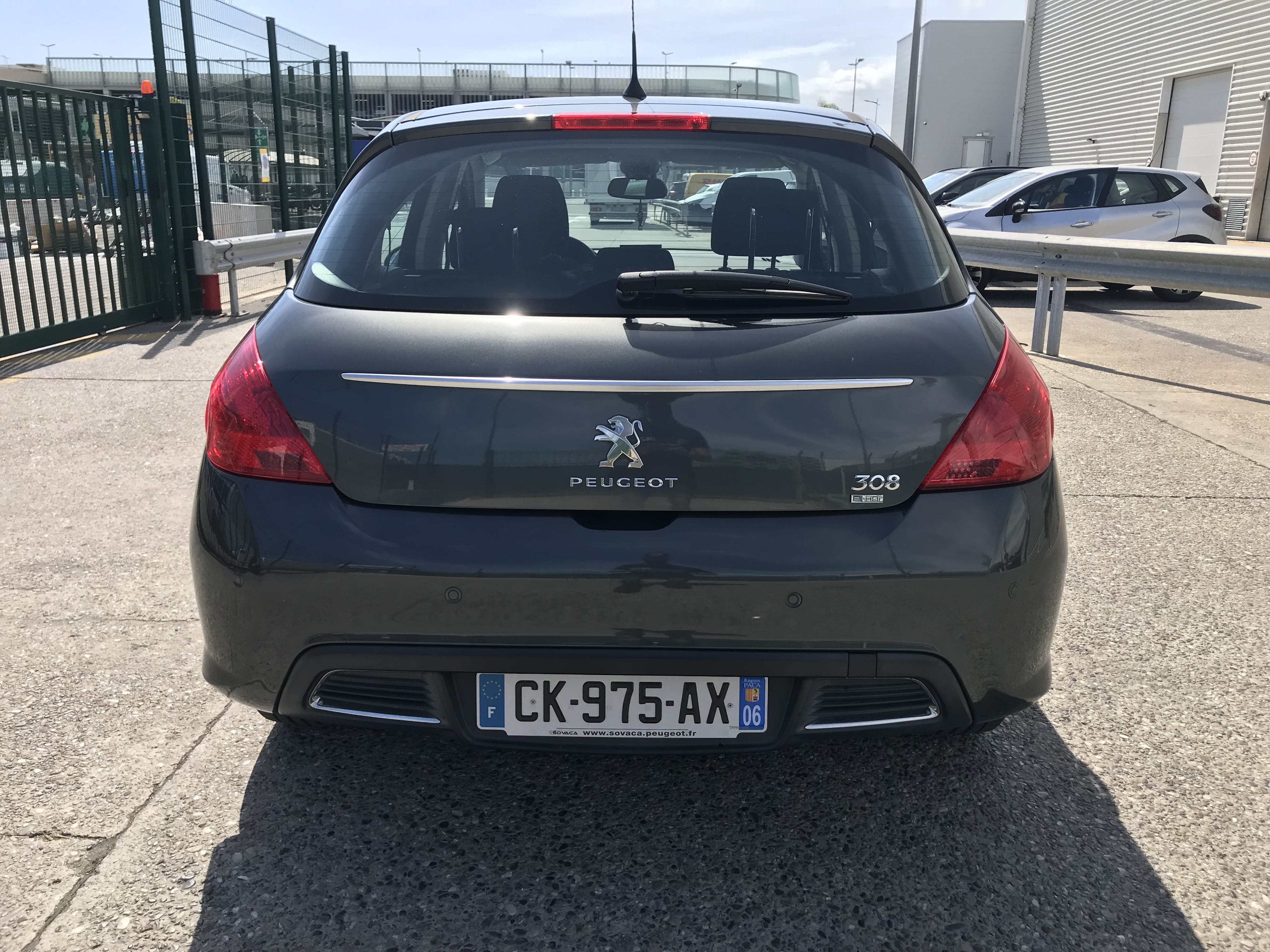 Peugeot 308 1.6 ehdi eco avec GPS
