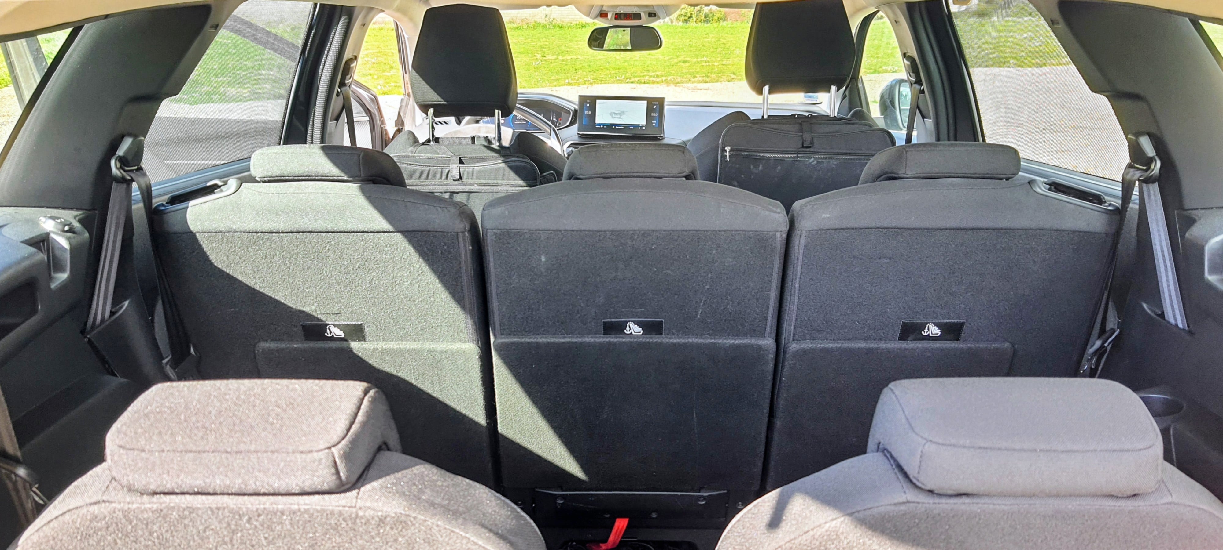 Peugeot 5008 avec GPS