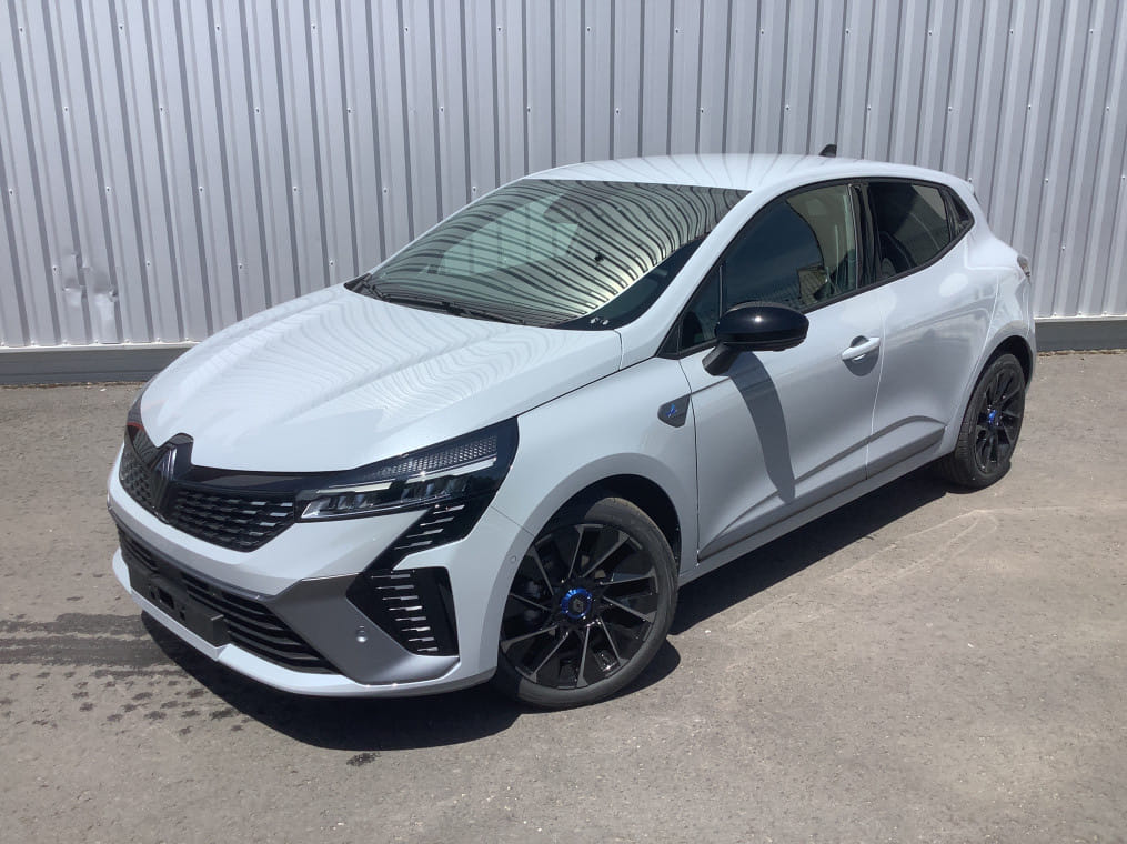 Renault Clio, 2024, Essence 95 / Électrique (hybride), automatique