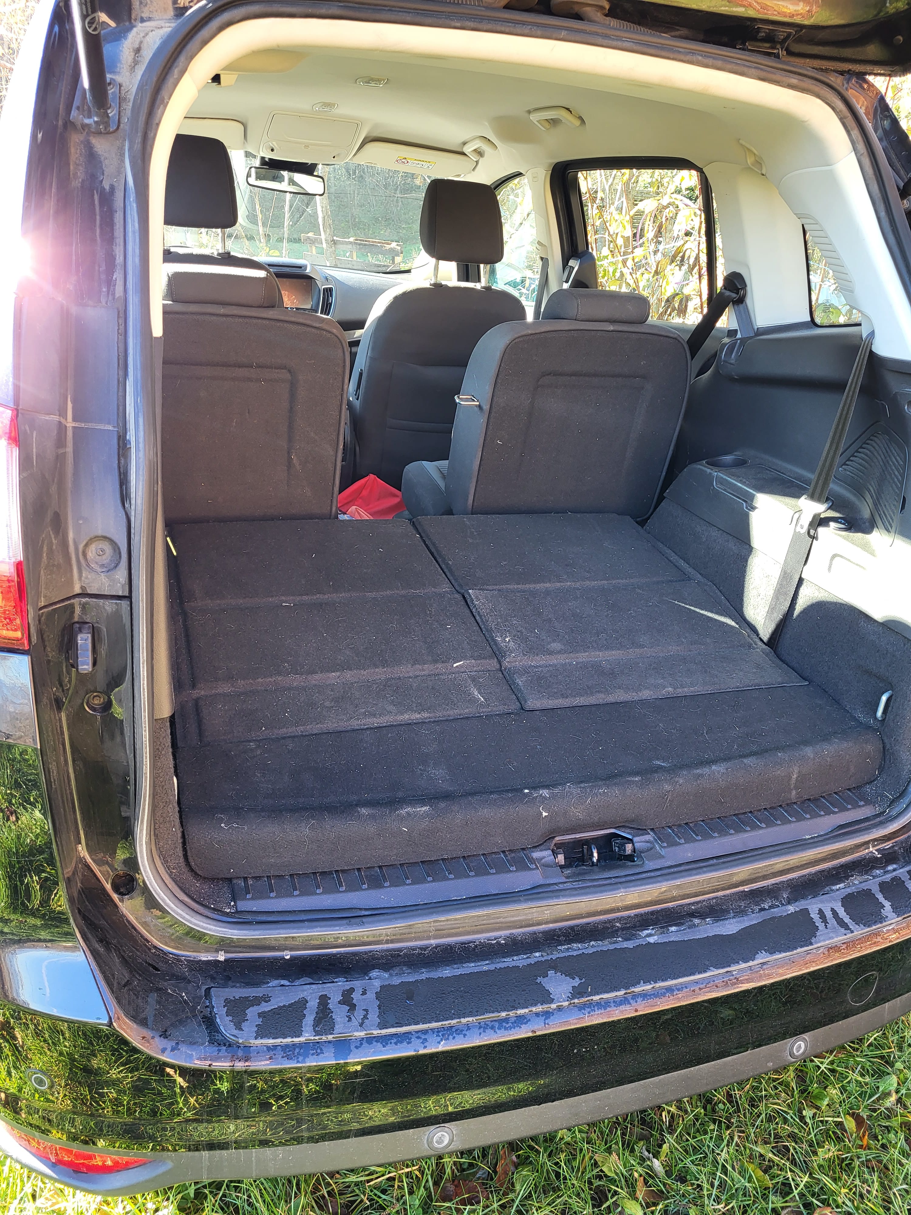 Ford Grand C-Max avec Pneus neige