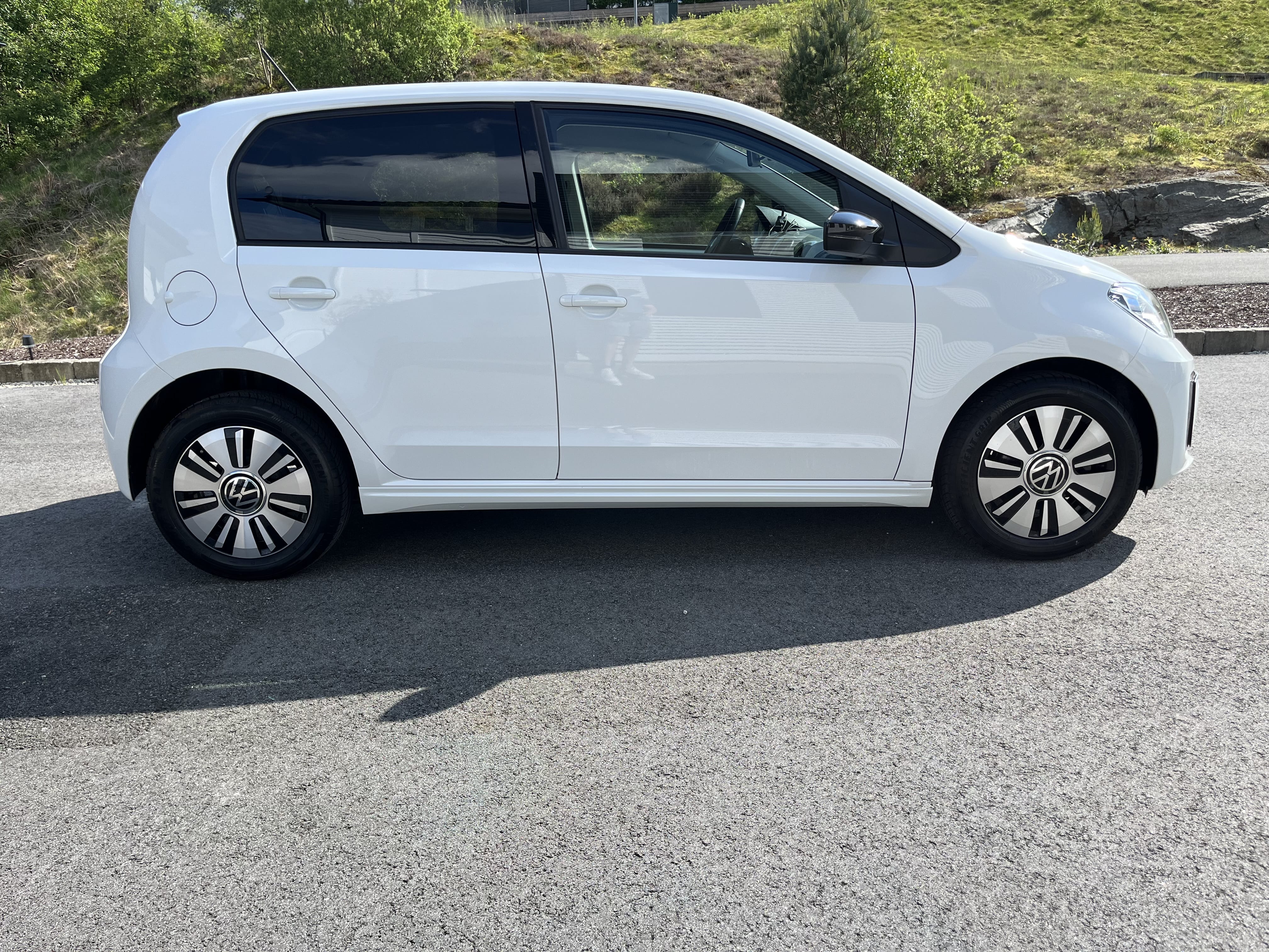 Volkswagen e-Up ! med Bilradio