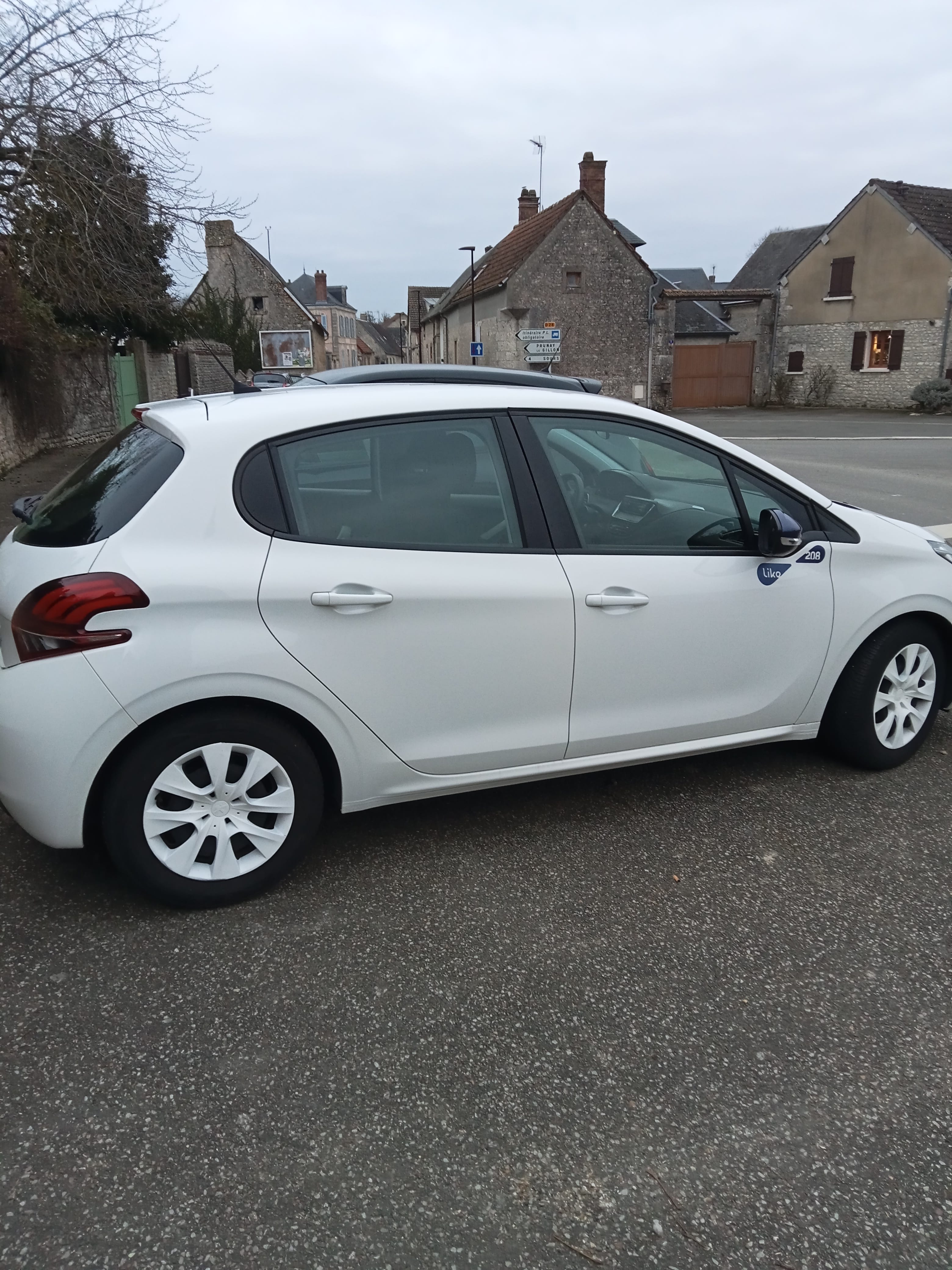 Peugeot 208 avec Climatisation