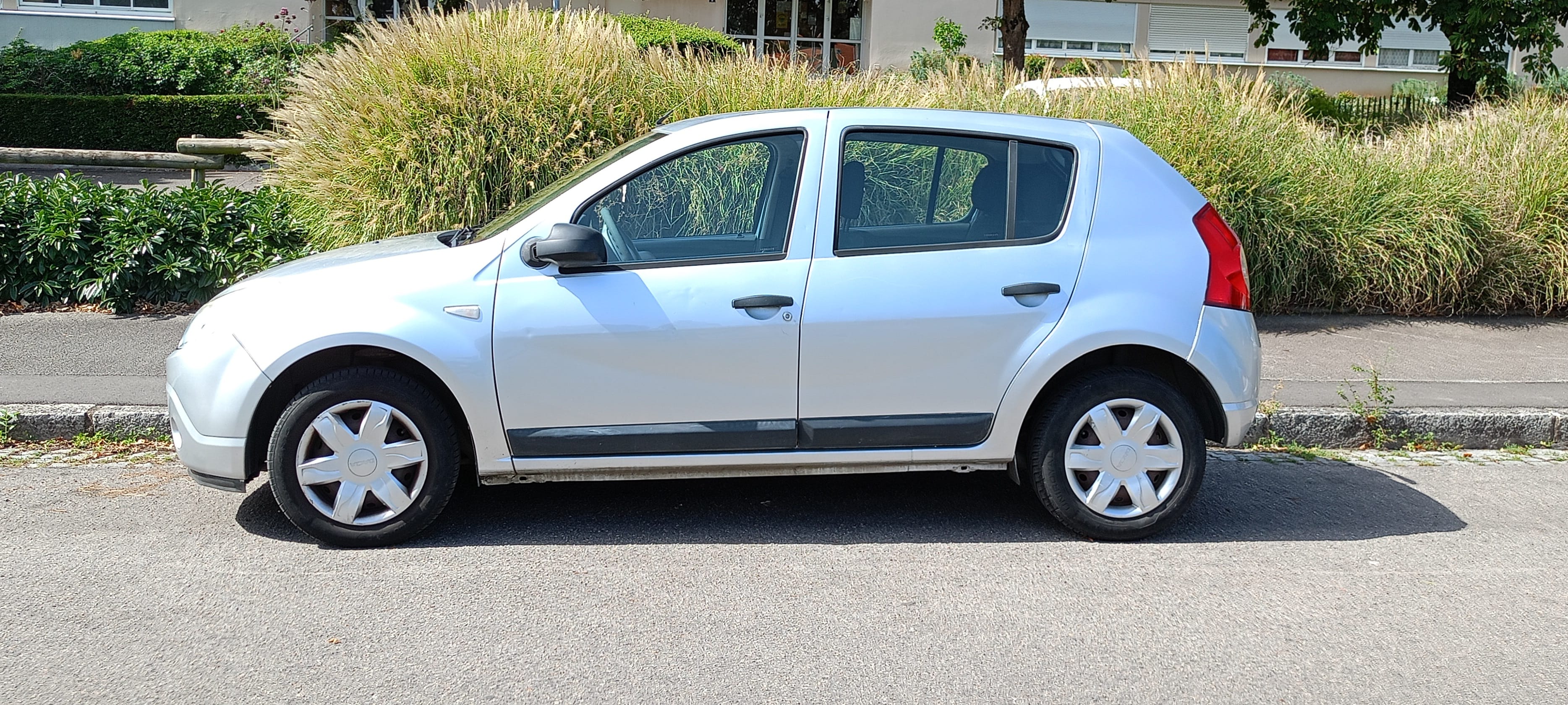 Dacia Sandero avec Entrée audio / iPod