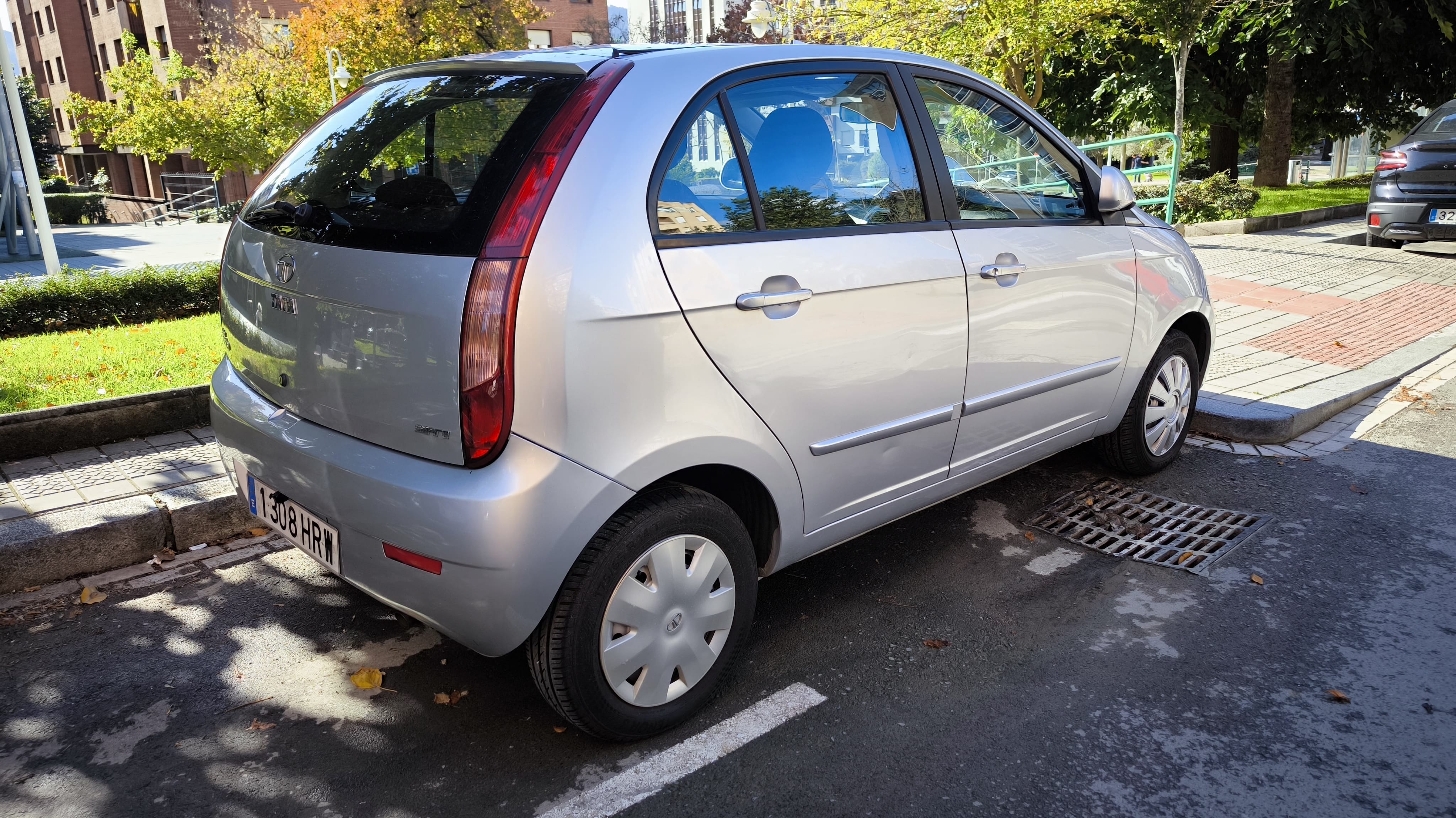Tata Motors Vista 1.4 LX mit Rückfahrkamera