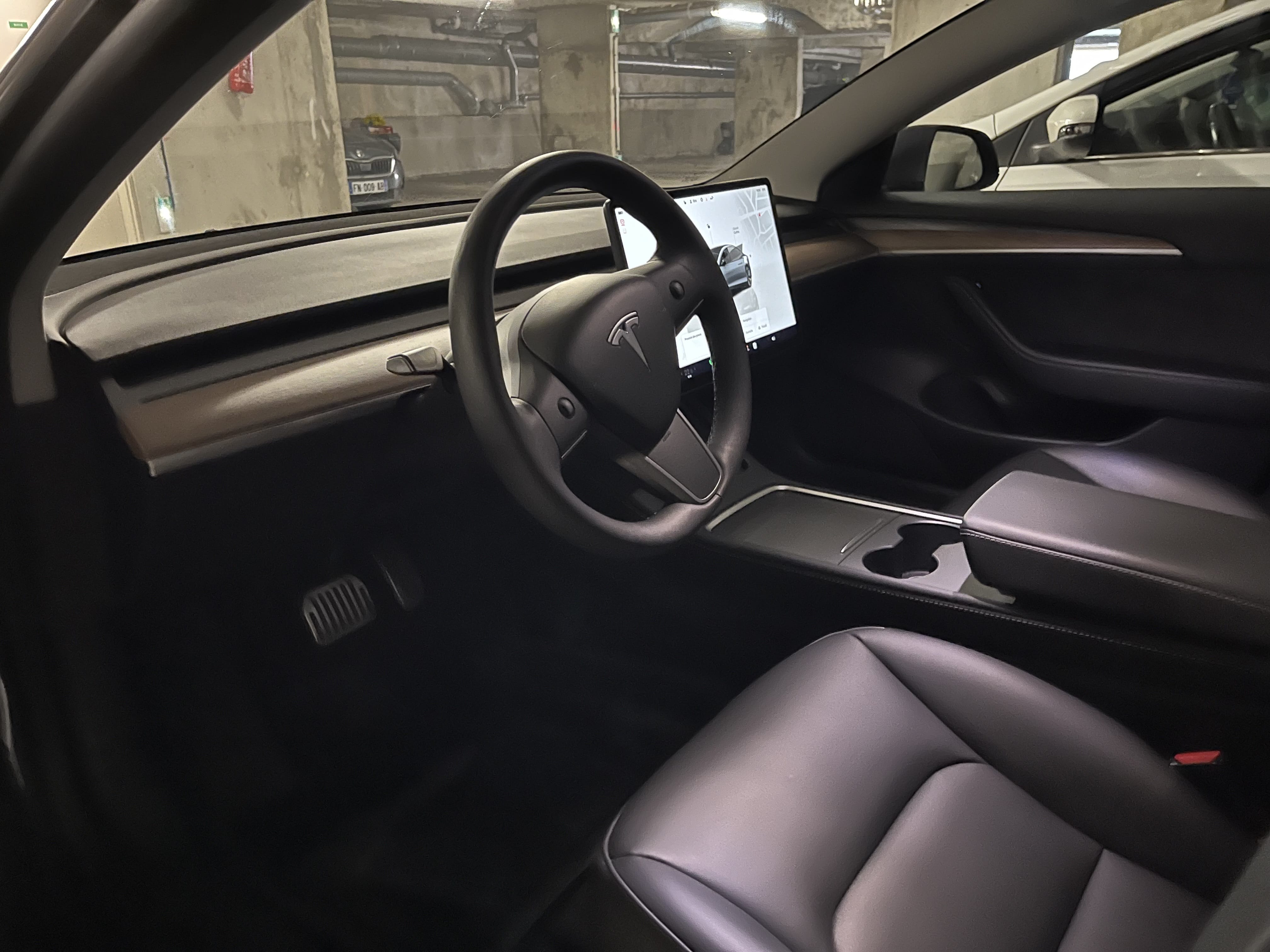 Tesla Model 3 avec GPS