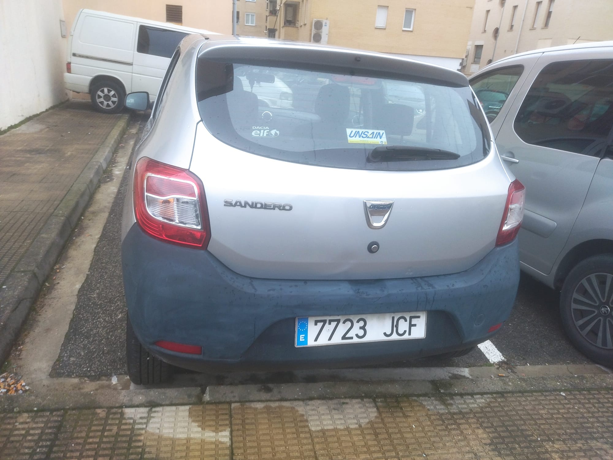 Dacia Sandero 1.2 con Audio Bluetooth