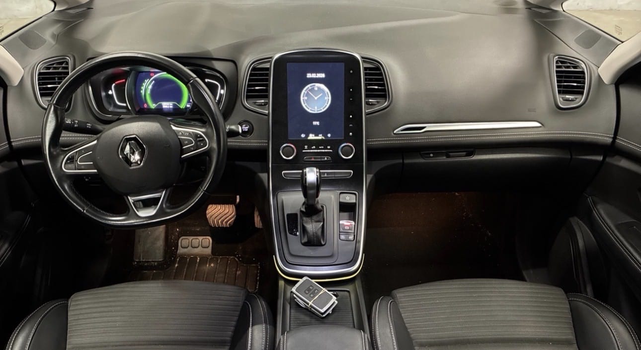 Renault Grand Scenic avec GPS
