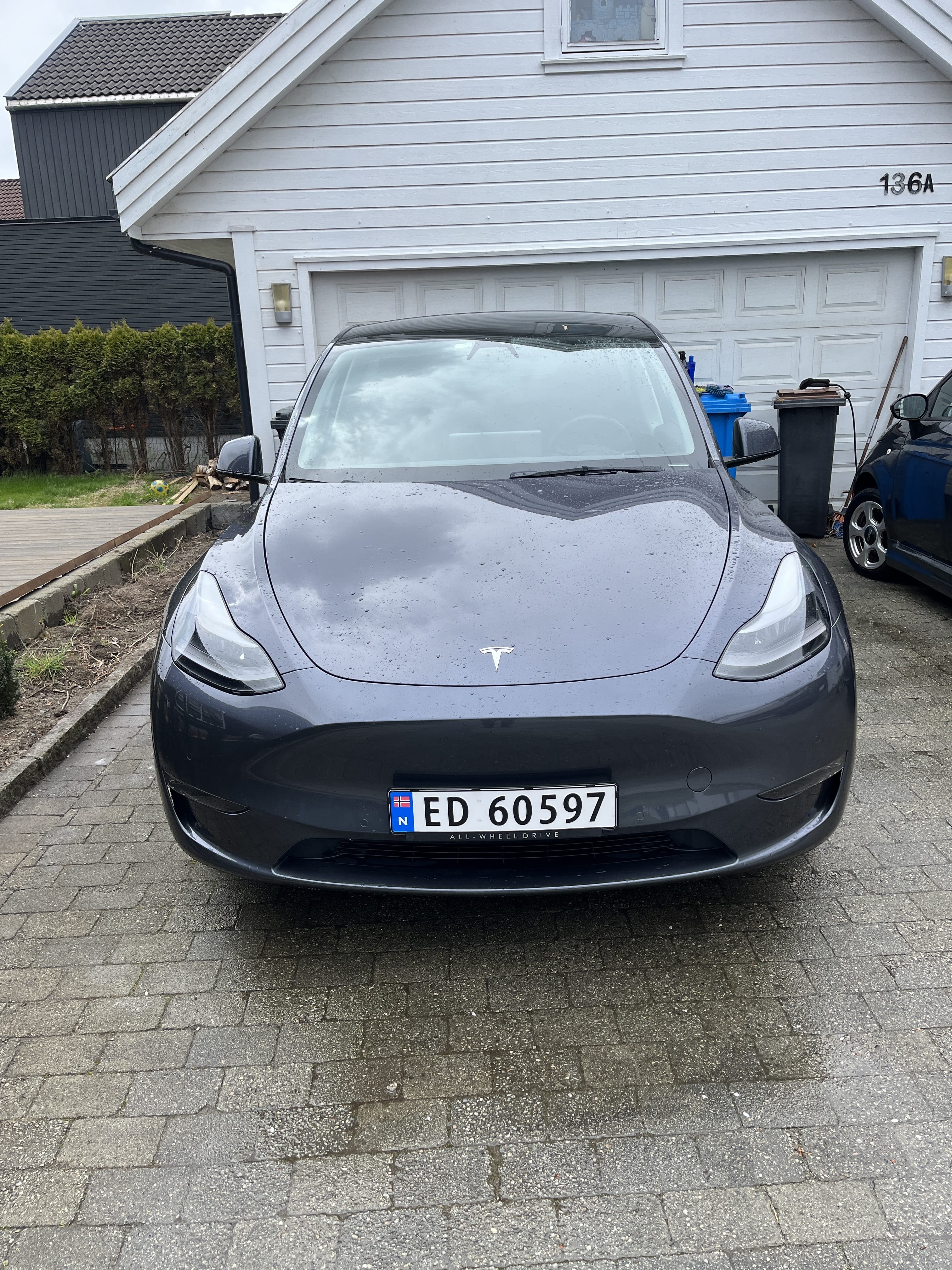 Tesla Model Y Long Range med GPS