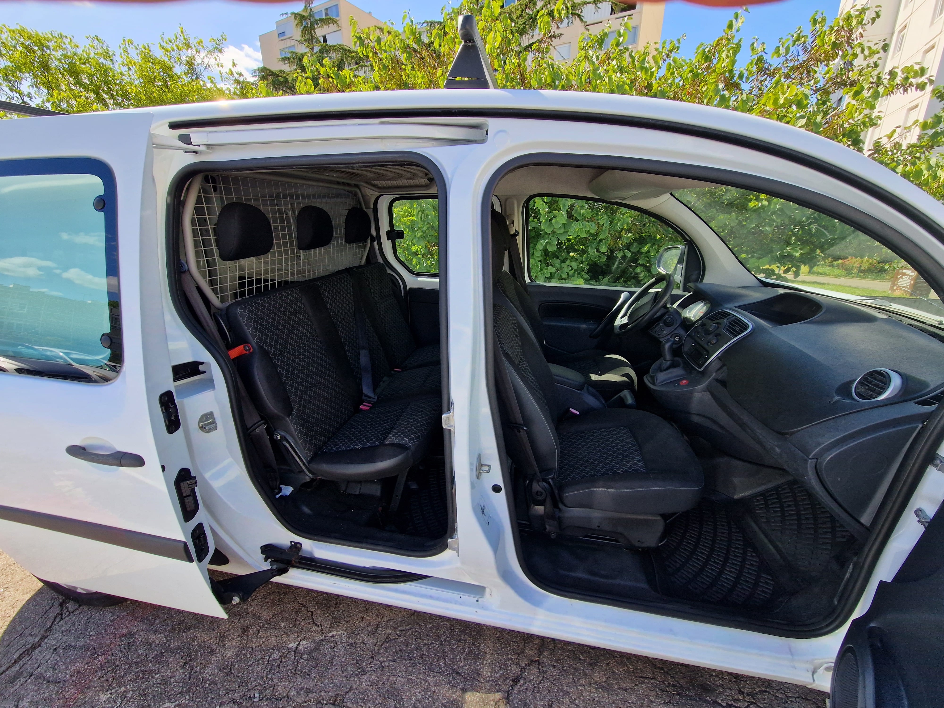Renault Kangoo Express avec Attelage