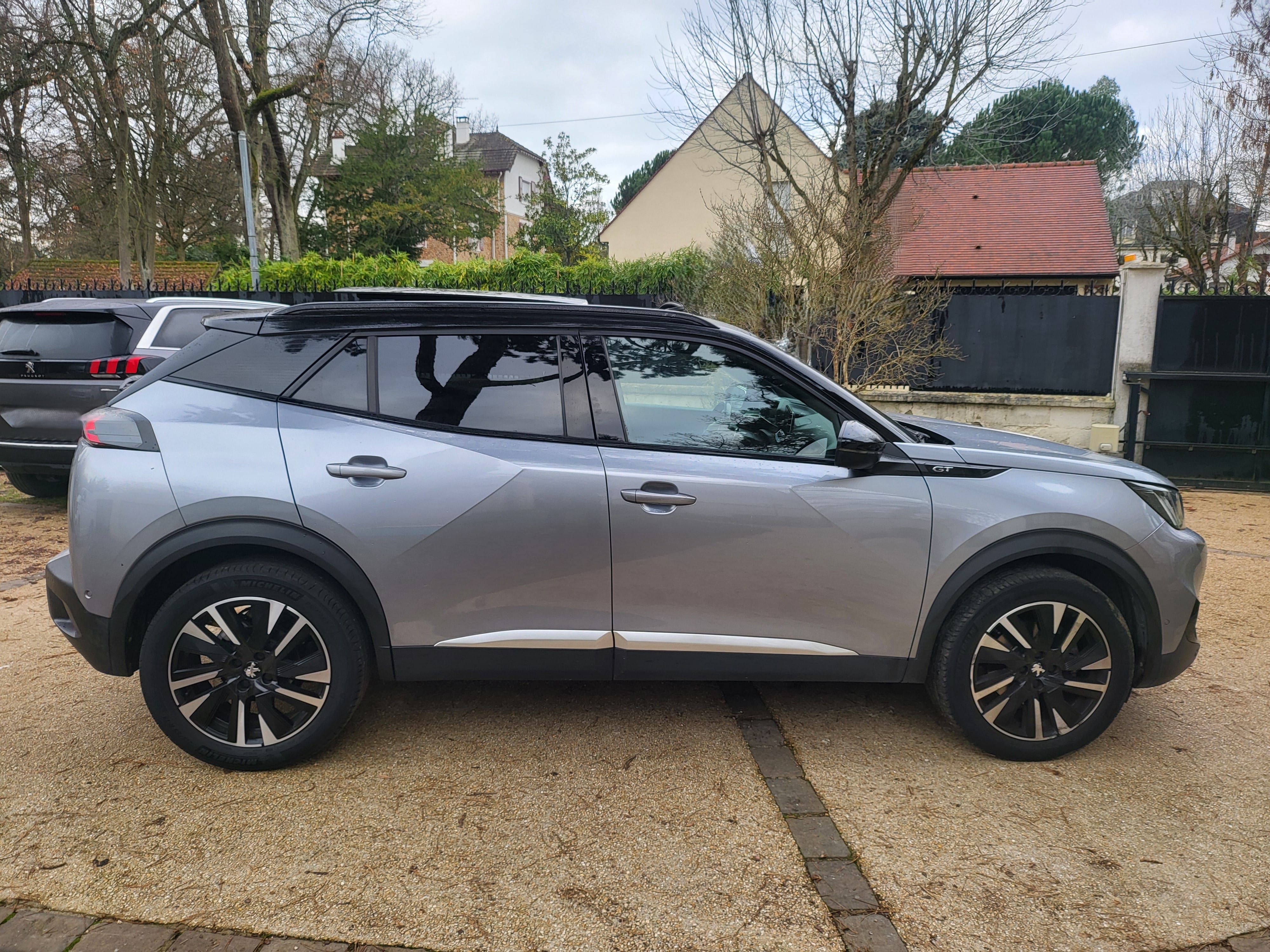 Peugeot 2008 *LIVRAISON* GT Line Toit ouvrant + Sièges chauf + Android Apple Carplay avec Climatisation