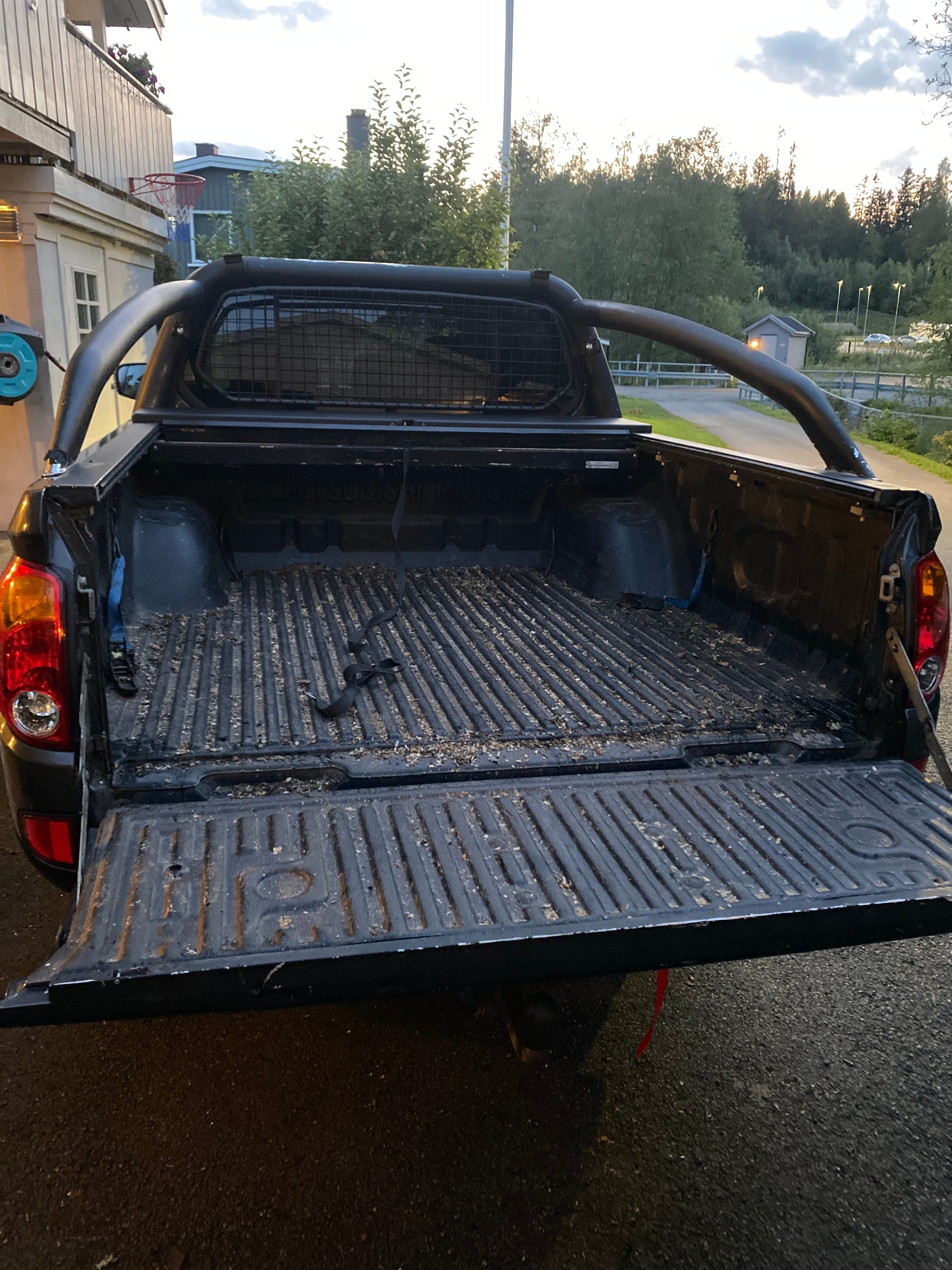 Mitsubishi L200 Pick-Up Ryggekamera, automatgir lettkjørt 5 seter pickup med GPS