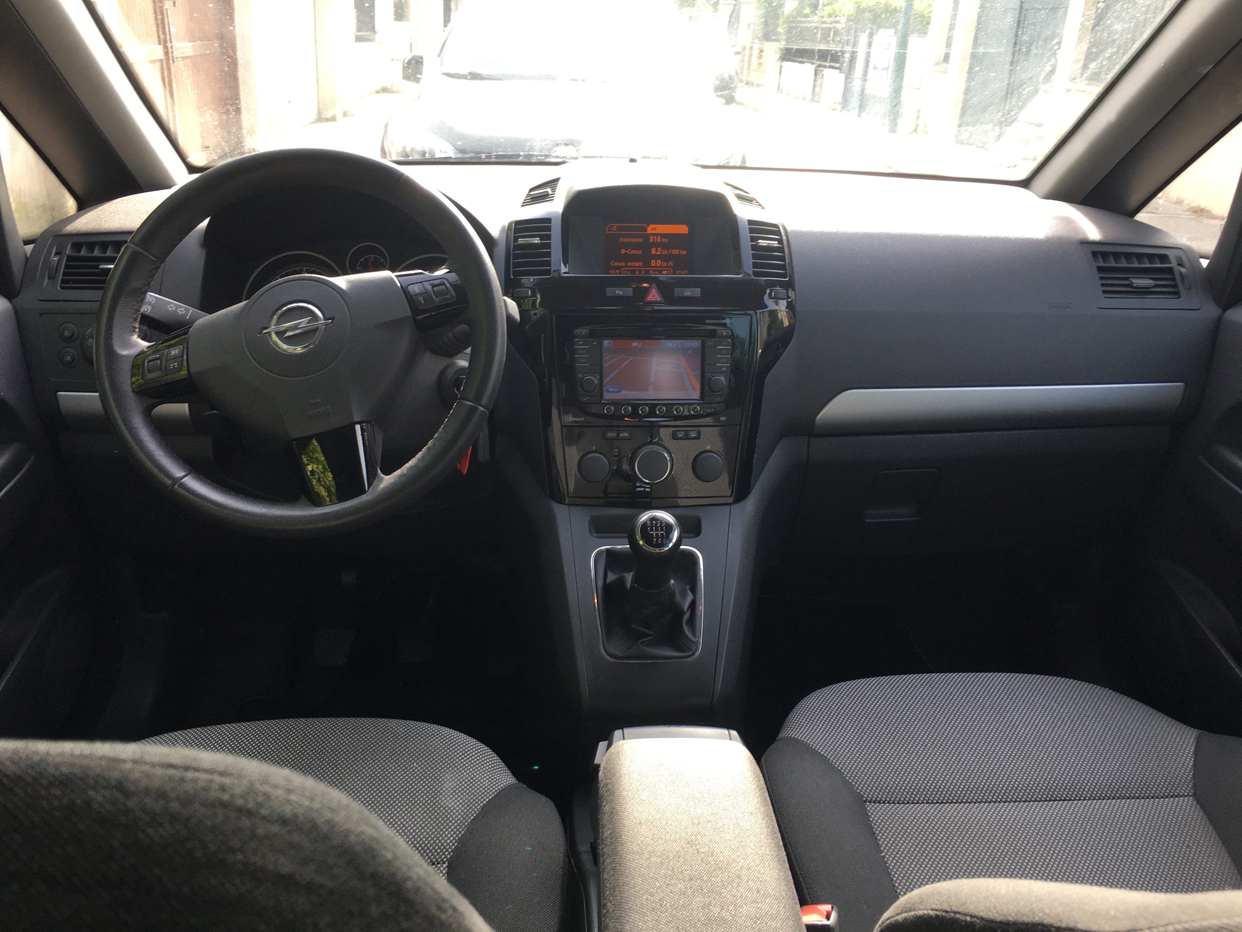 Opel Zafira 1.7CDTI avec Attelage