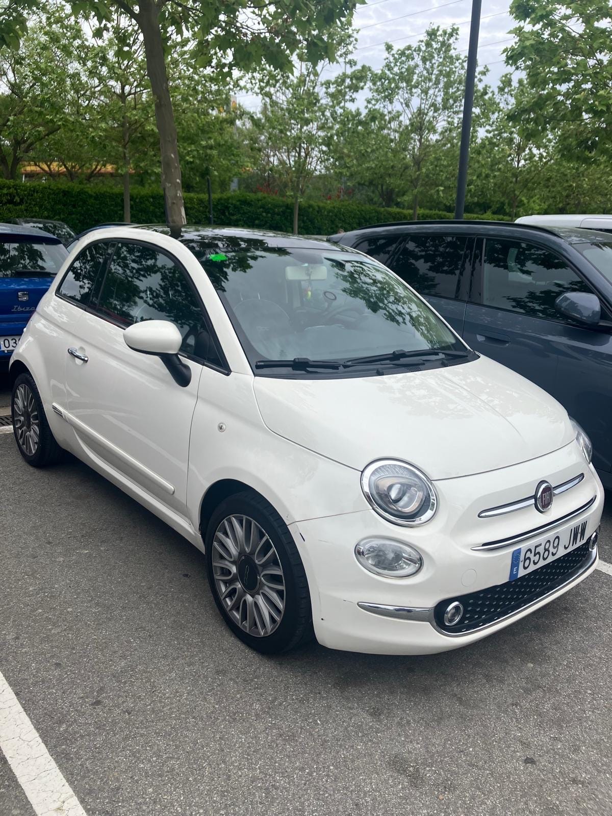 Fiat 500 Lounge with Bluetooth audio