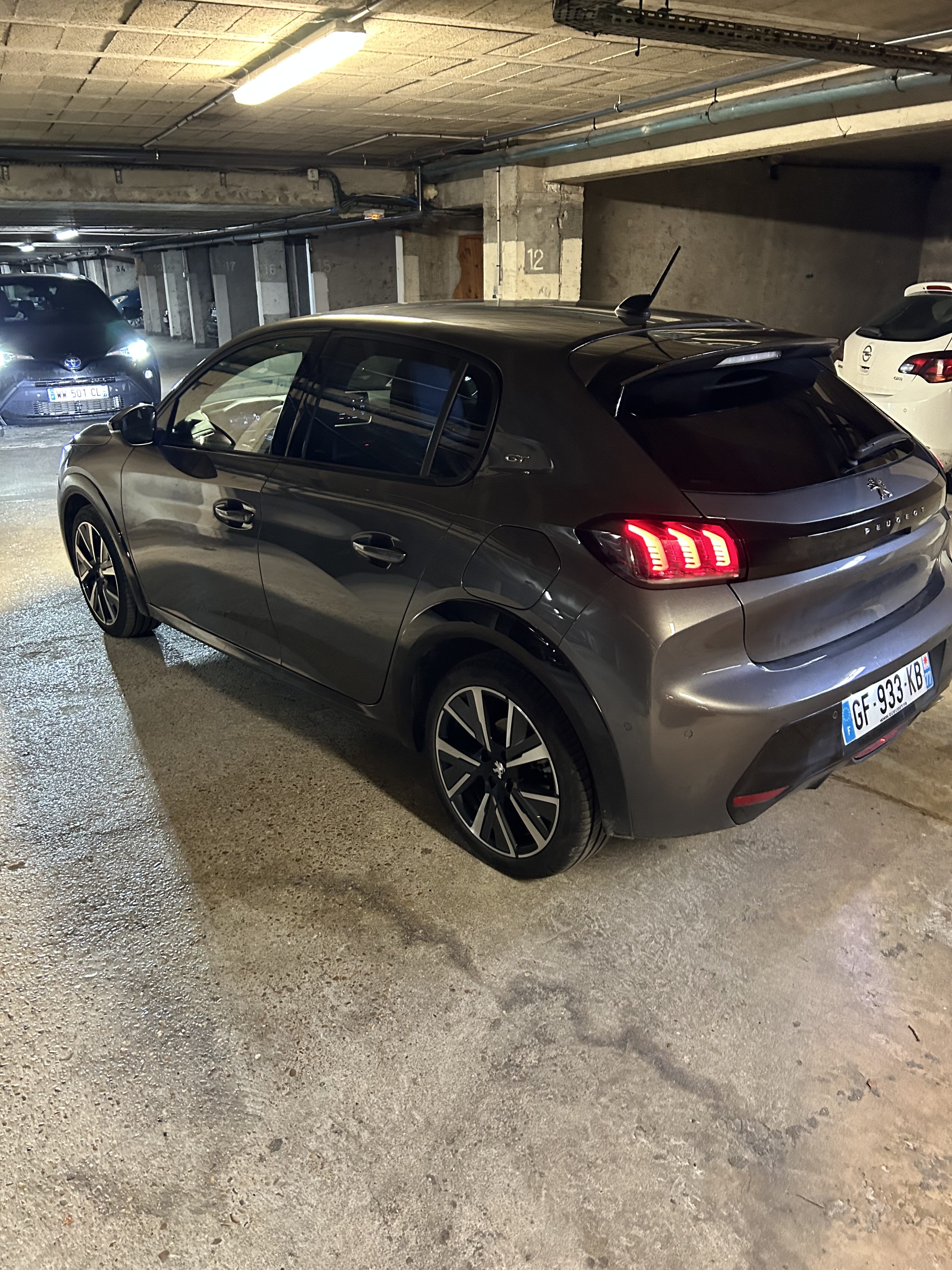 Peugeot 208 GT Line avec GPS