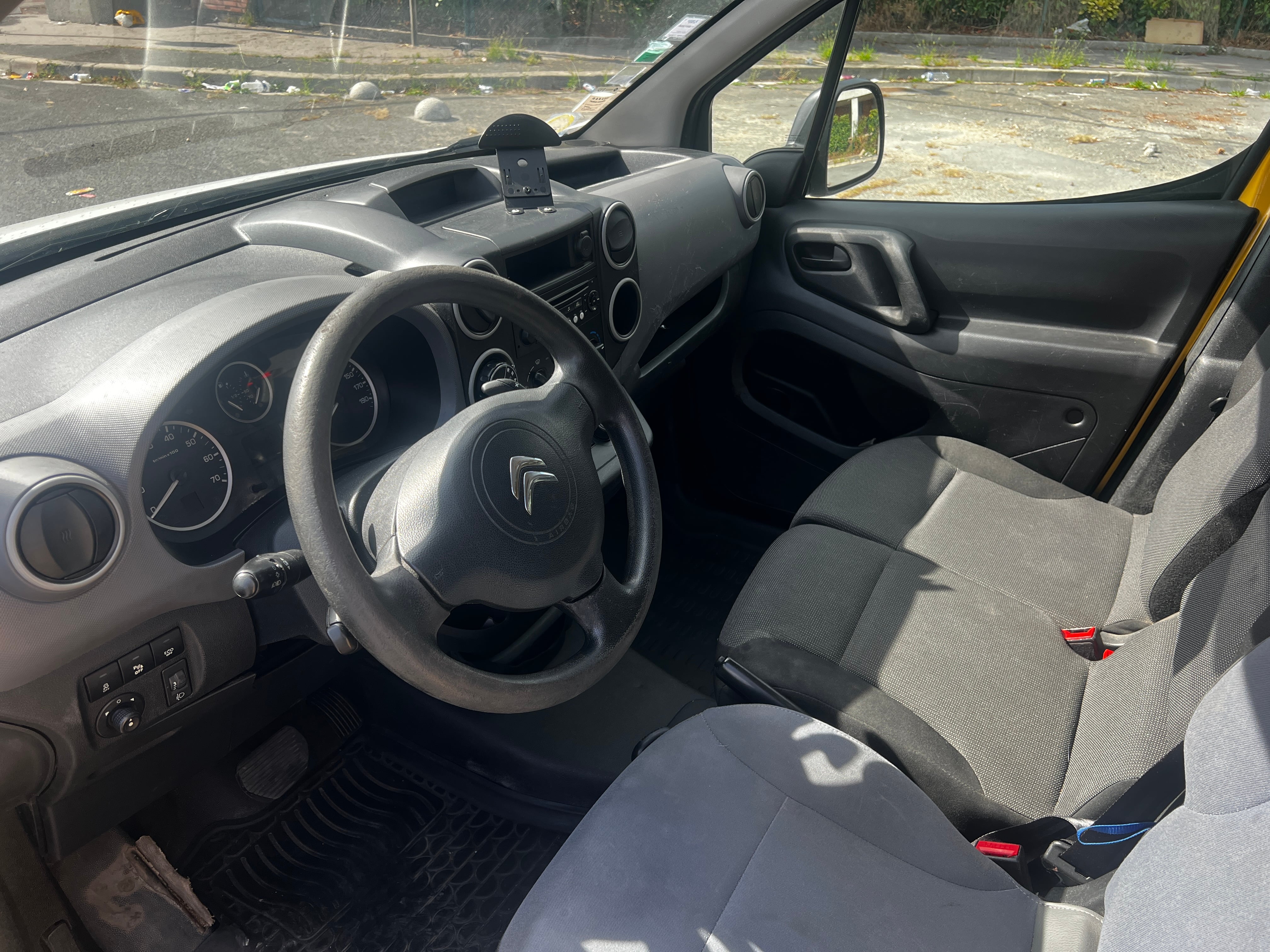 Citroen Berlingo Automatique with Cruise control