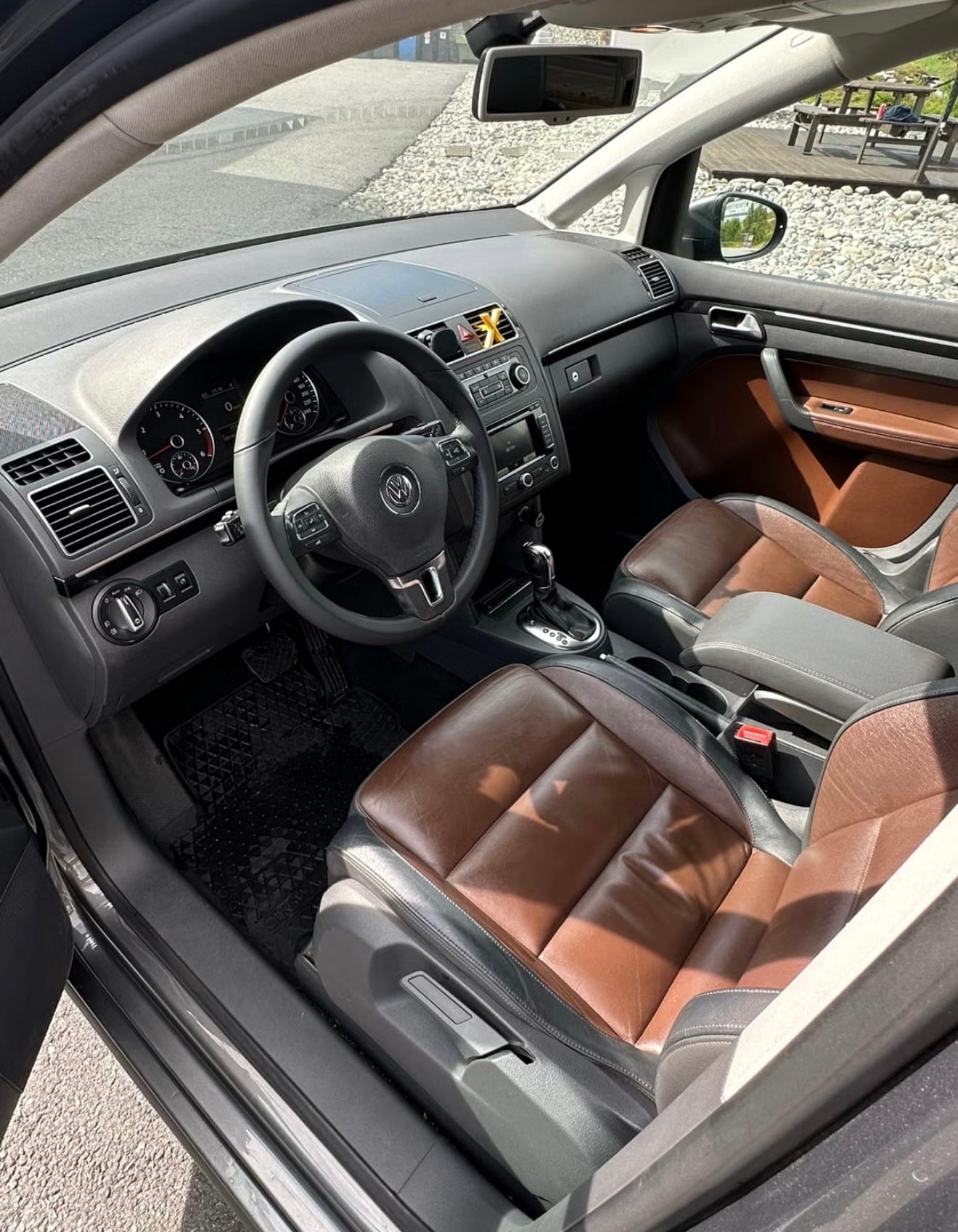 Volkswagen Touran with Bluetooth audio