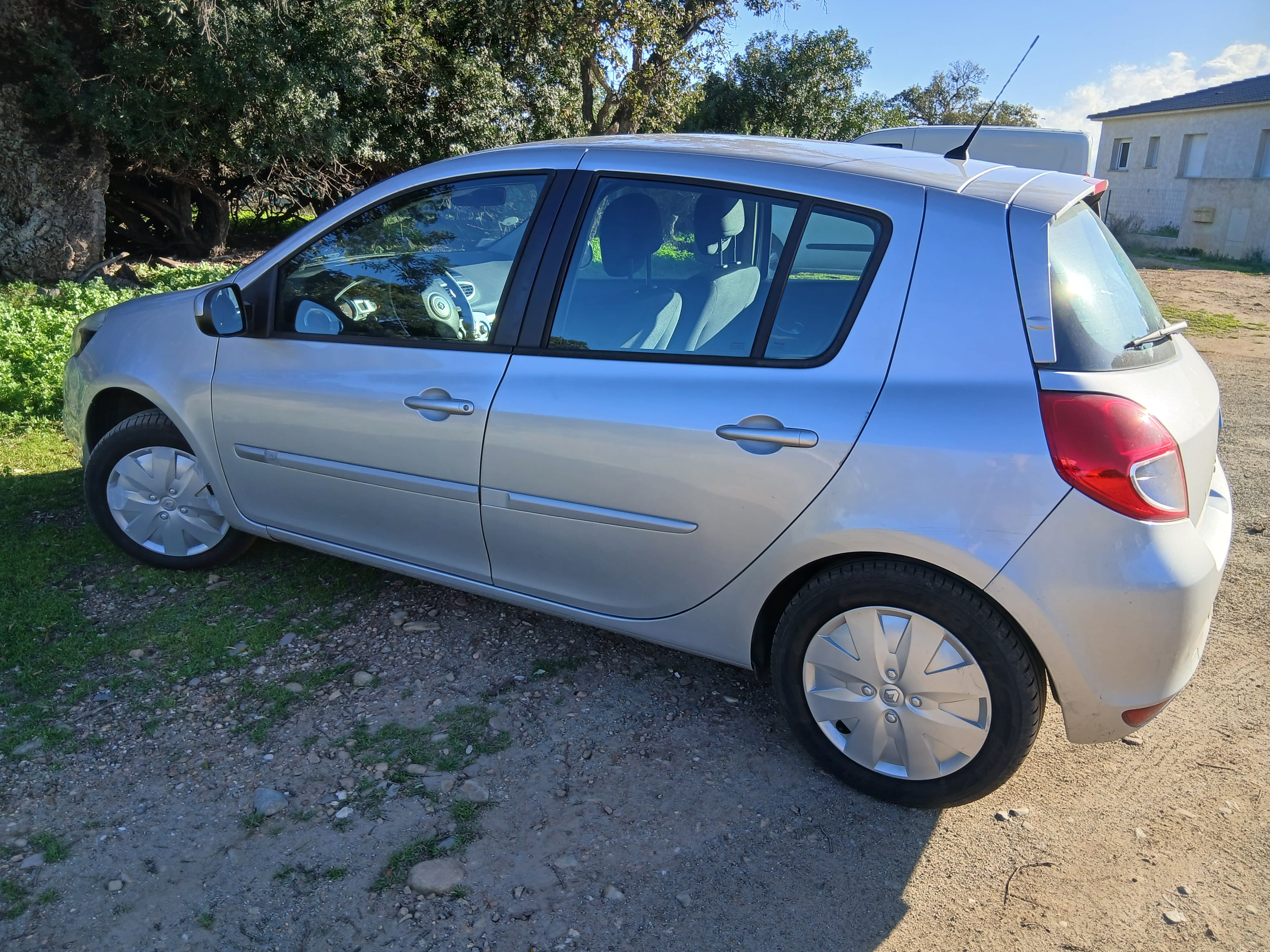 Renault Clio 1.5 dci 90cv avec Siège bébé