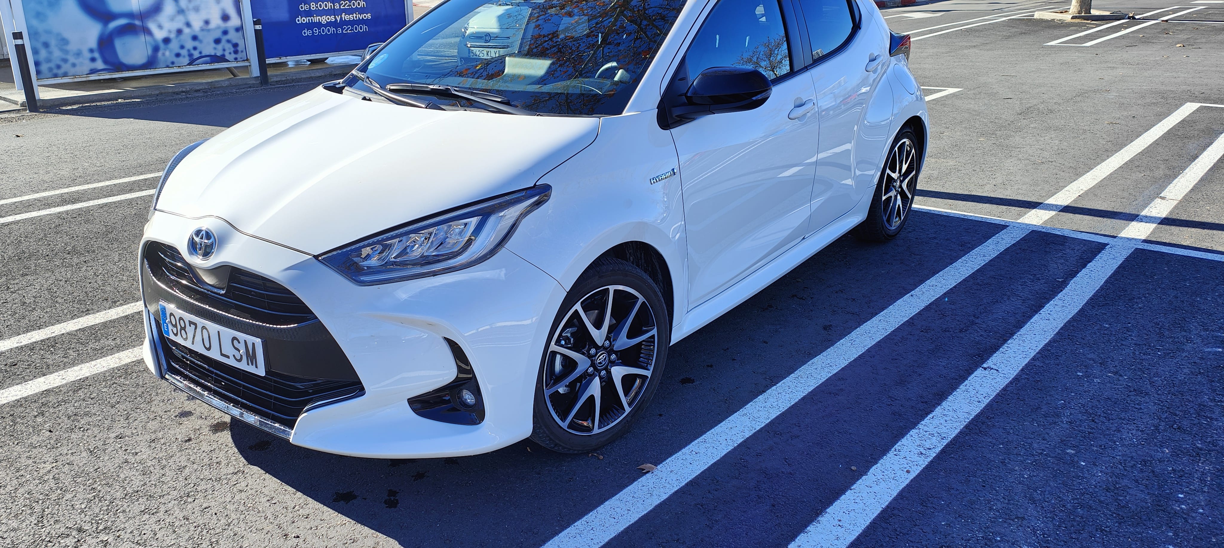 Toyota Yaris, 2021, Gasolina 95 / Eléctrico (híbrido), Automático