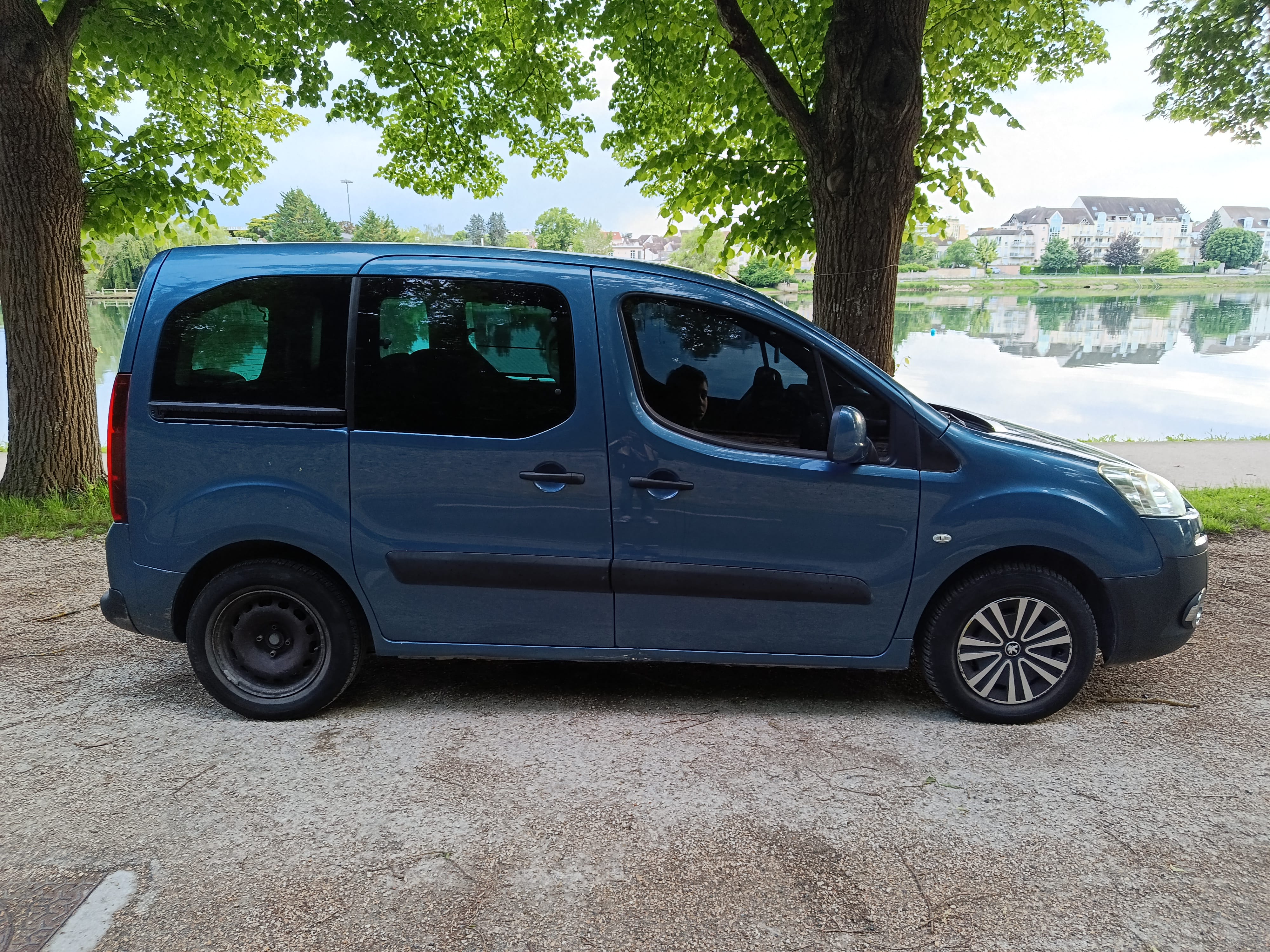 Peugeot Partner Tepee avec Port USB