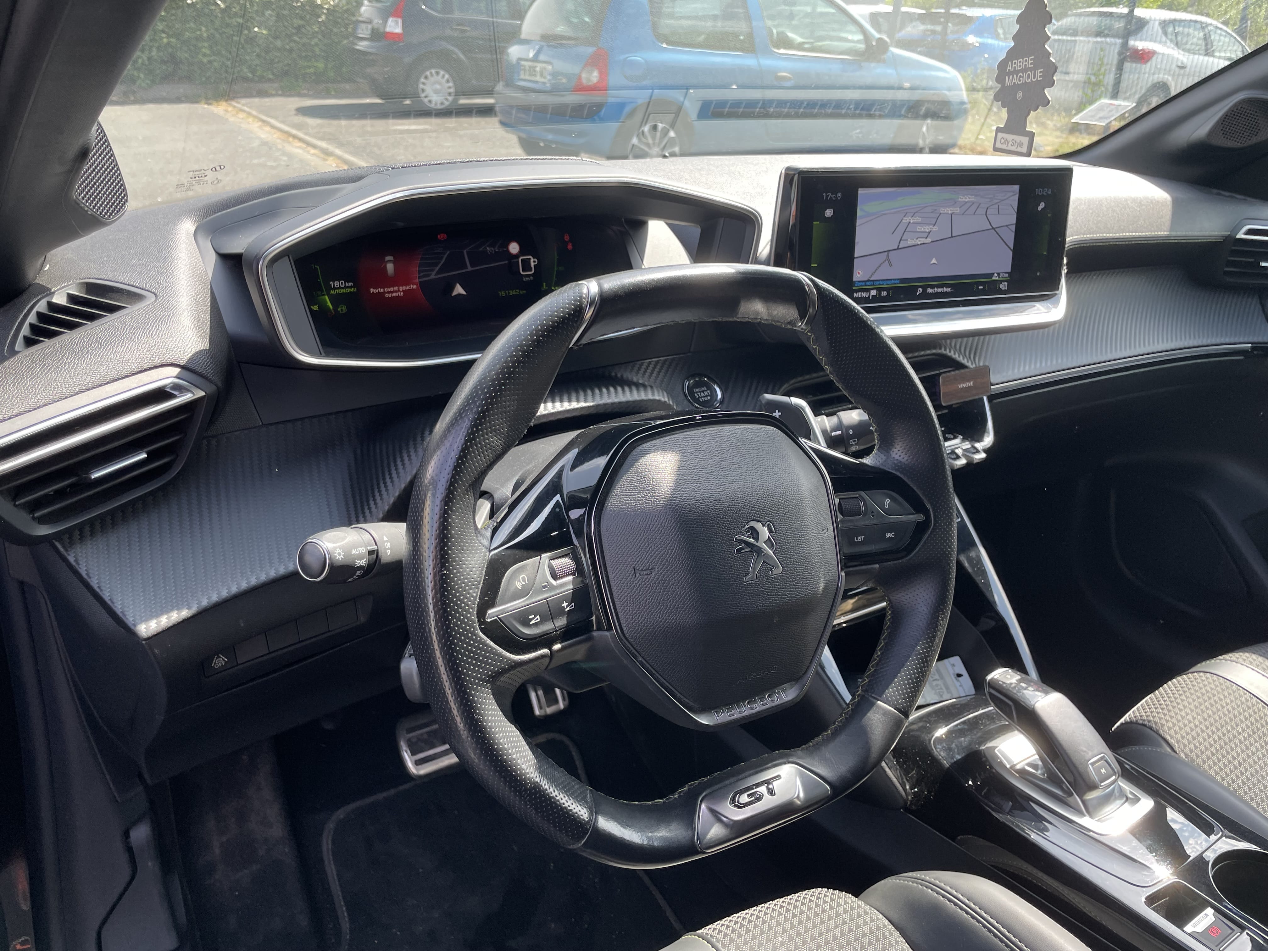 Peugeot 208 GT Line 100ch EAT8 avec Audio Bluetooth