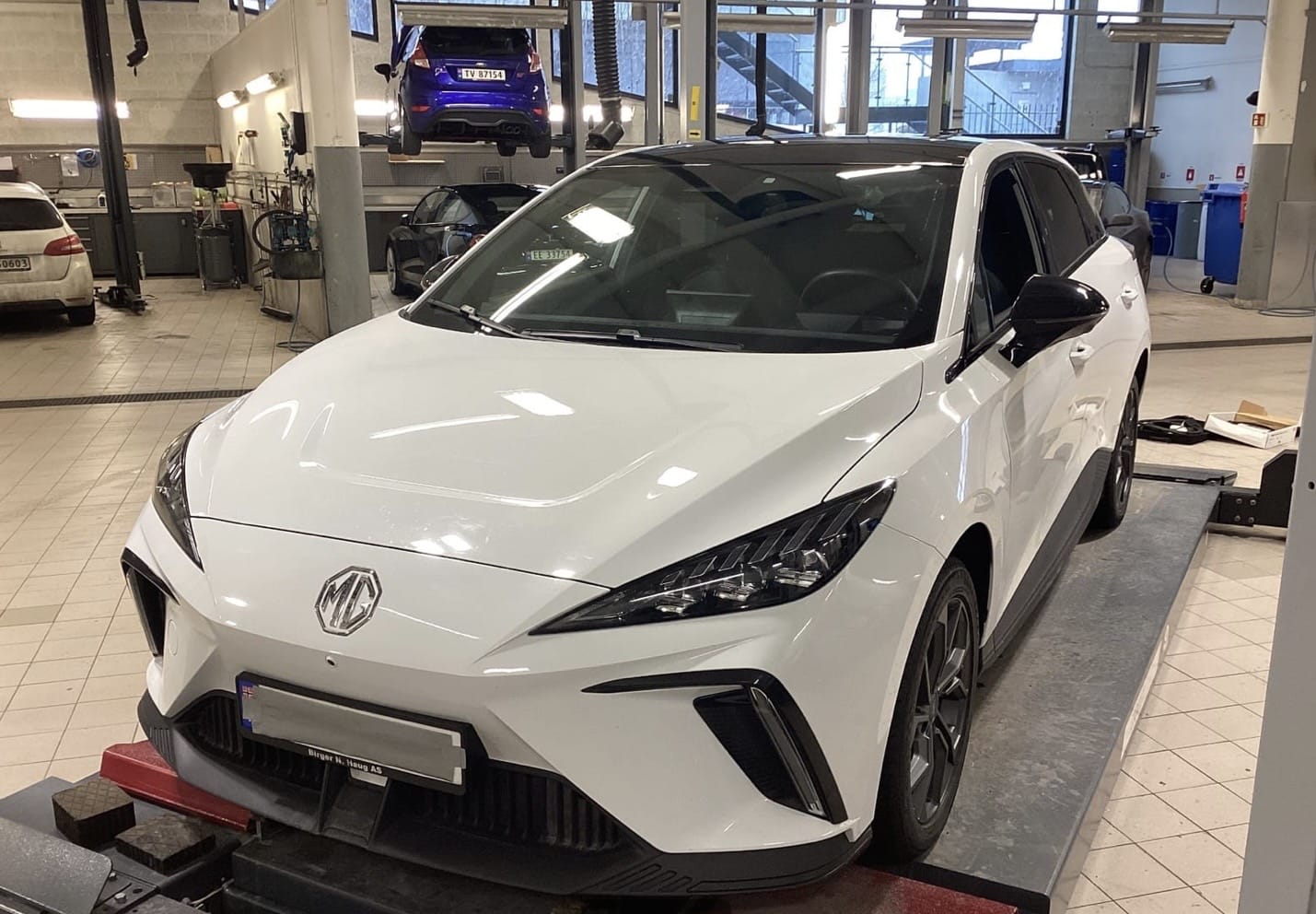 MG MG4, 2023, Electric, automatic