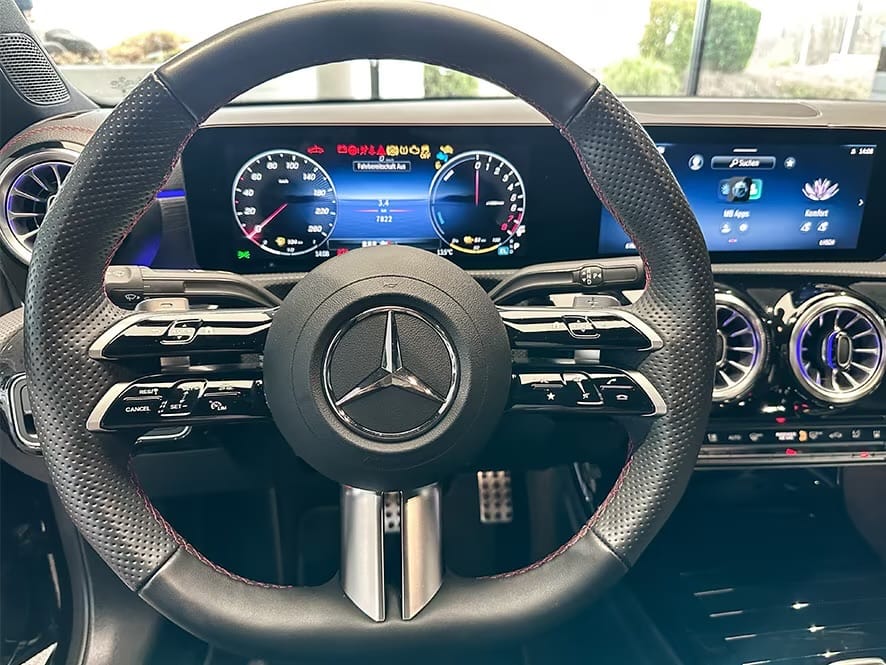Mercedes-Benz CLA 200 avec GPS